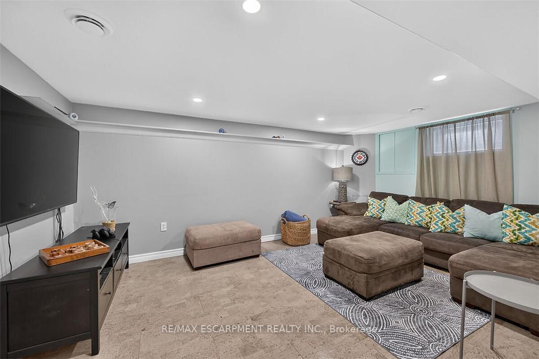Photo 32 of 181 Central Drive, Hamilton, Ancaster — HOMEH
