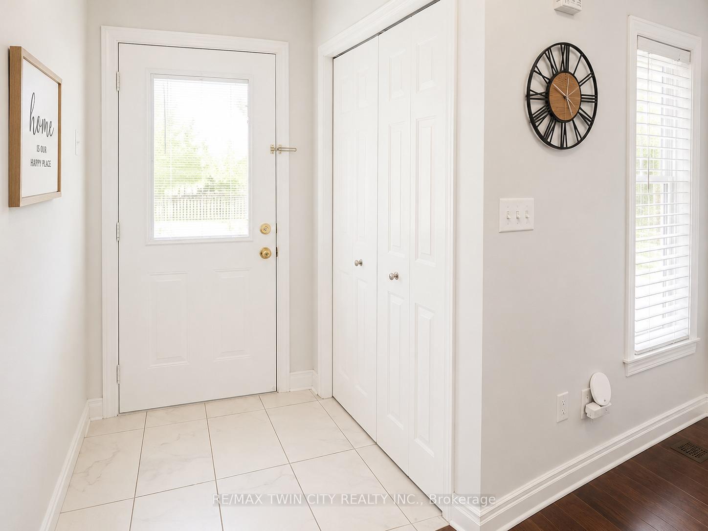 Photo 3 of 212 Colton Circle, Kitchener, Idlewood/Lackner Woods — HOMEH