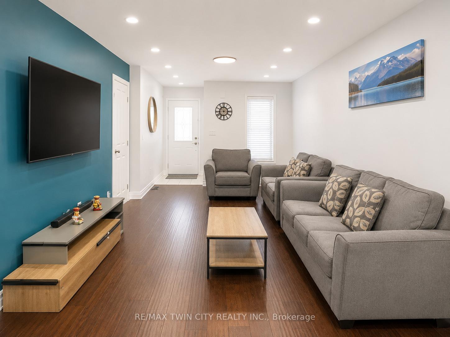 Photo 4 of 212 Colton Circle, Kitchener, Idlewood/Lackner Woods — HOMEH