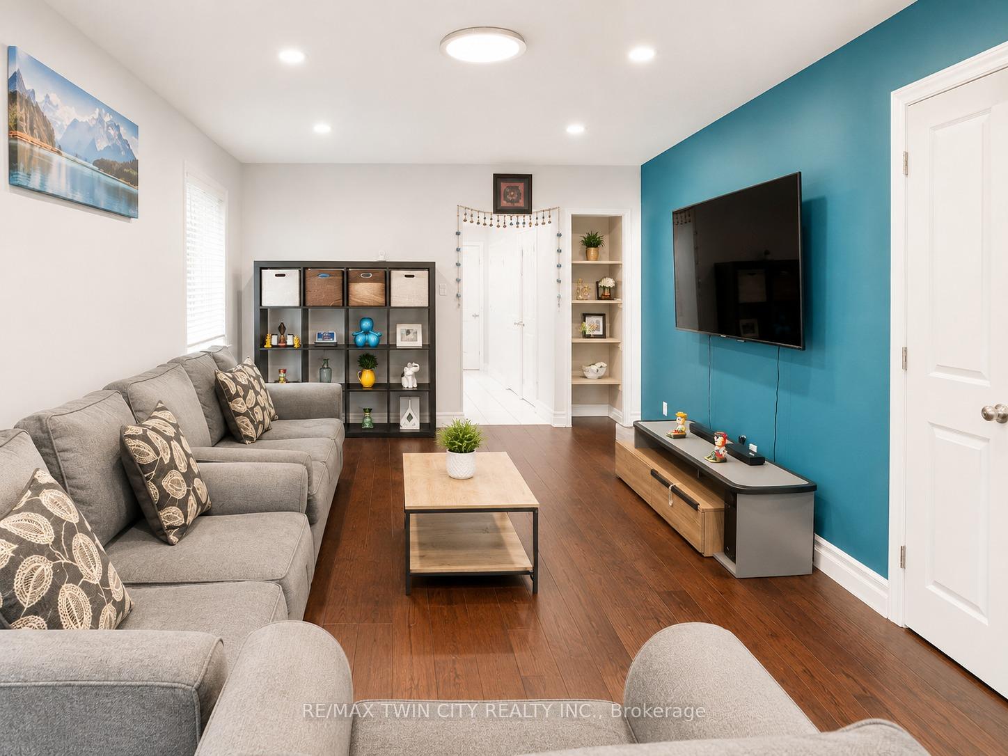 Photo 5 of 212 Colton Circle, Kitchener, Idlewood/Lackner Woods — HOMEH