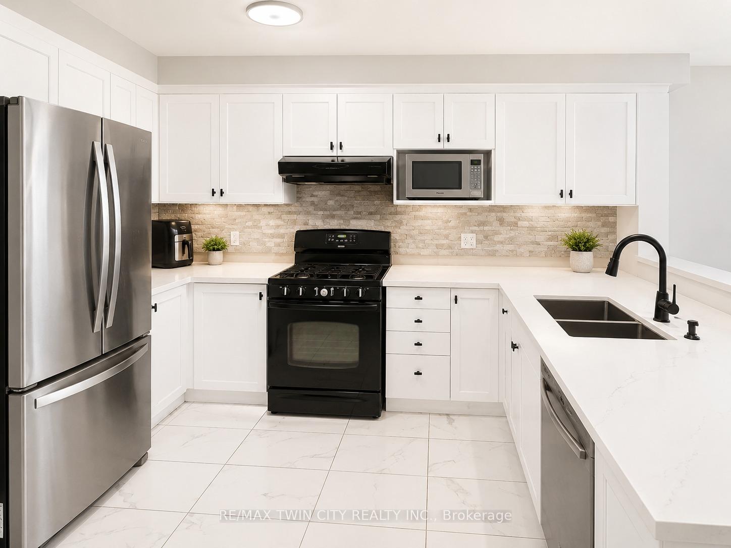 Photo 7 of 212 Colton Circle, Kitchener, Idlewood/Lackner Woods — HOMEH