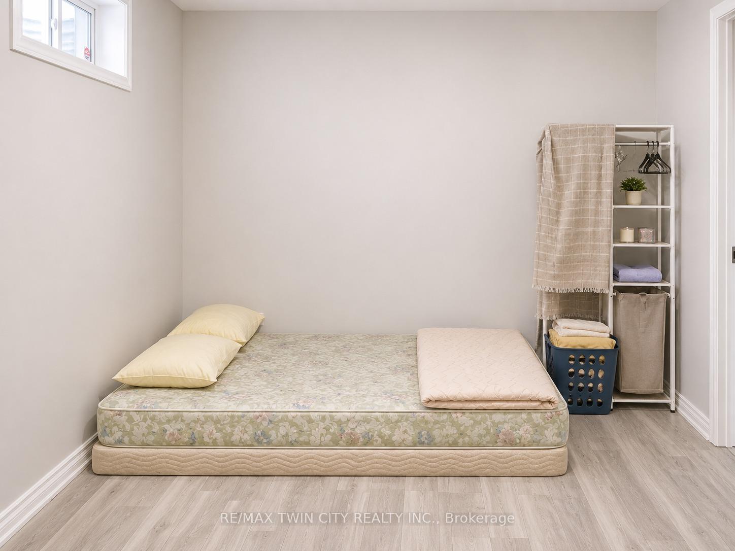 Photo 17 of 212 Colton Circle, Kitchener, Idlewood/Lackner Woods — HOMEH