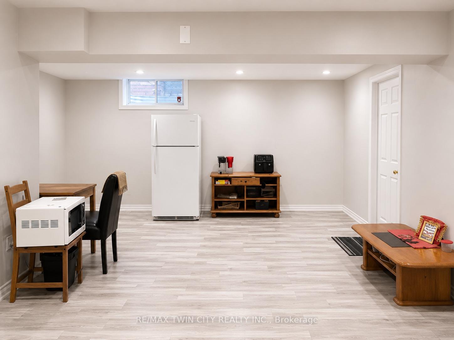Photo 20 of 212 Colton Circle, Kitchener, Idlewood/Lackner Woods — HOMEH