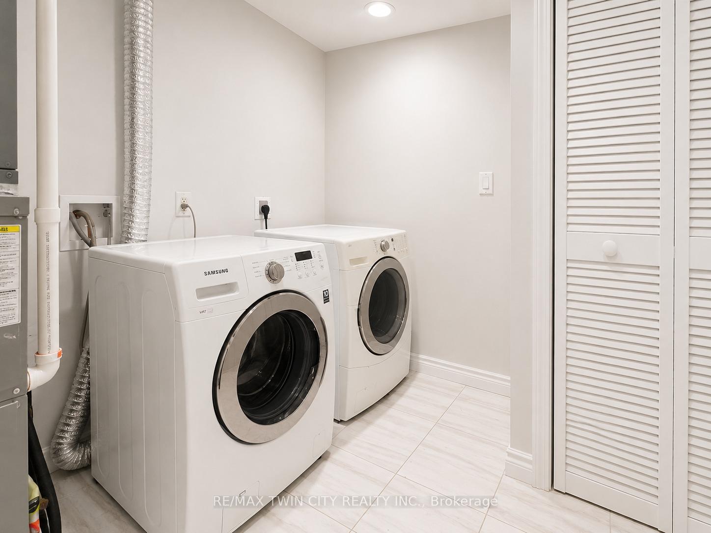 Photo 24 of 212 Colton Circle, Kitchener, Idlewood/Lackner Woods — HOMEH