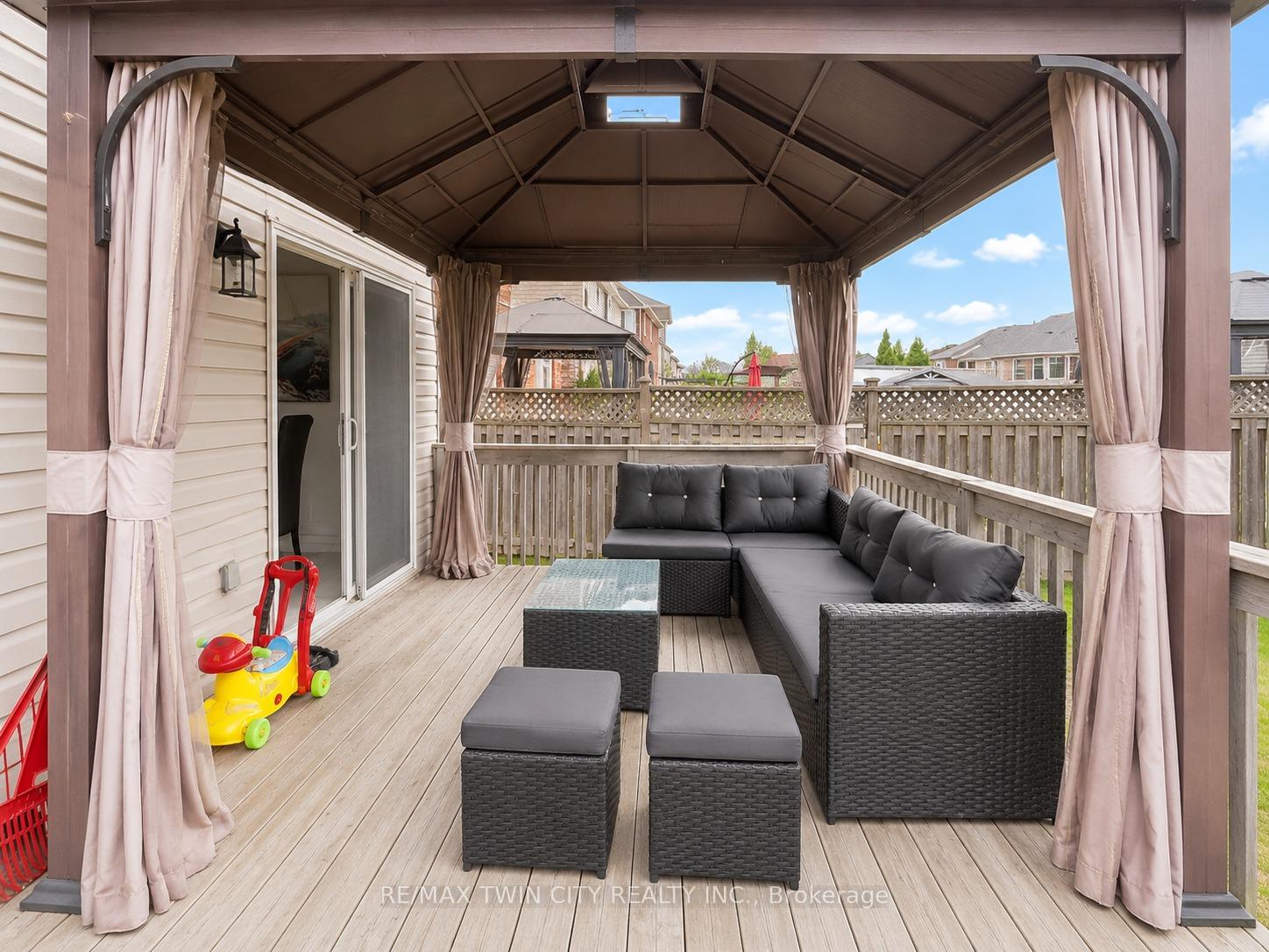 Photo 25 of 212 Colton Circle, Kitchener, Idlewood/Lackner Woods — HOMEH