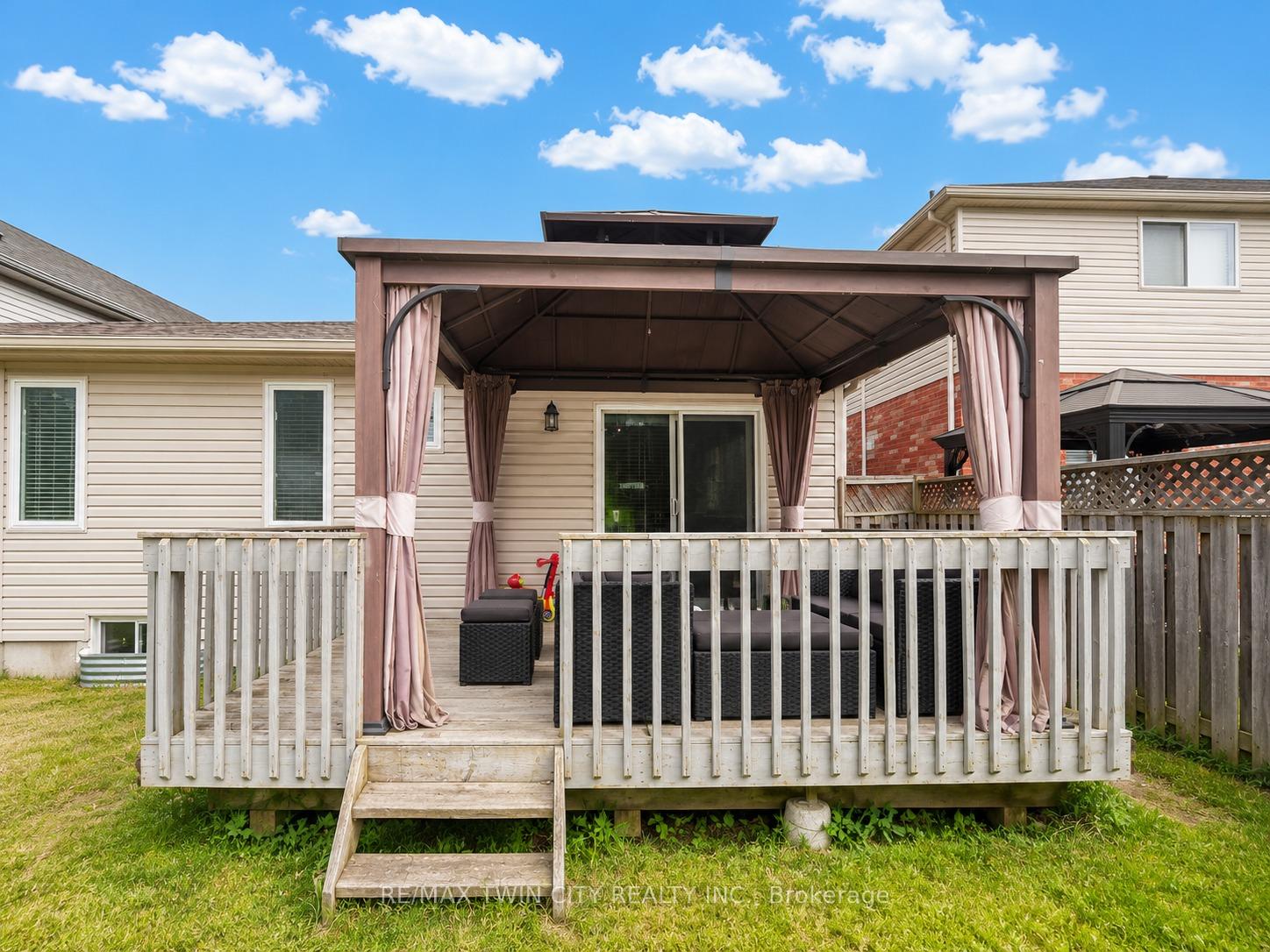 Photo 26 of 212 Colton Circle, Kitchener, Idlewood/Lackner Woods — HOMEH