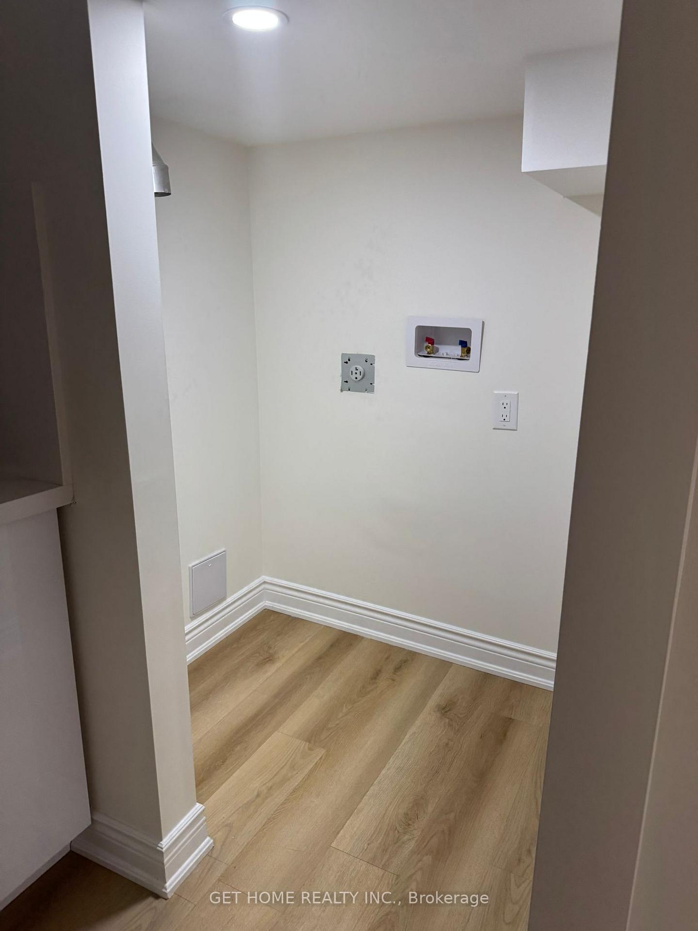 Photo 13 of Unit #Bsmt, 10 Galrino Road, Brampton, Brampton North — HOMEH
