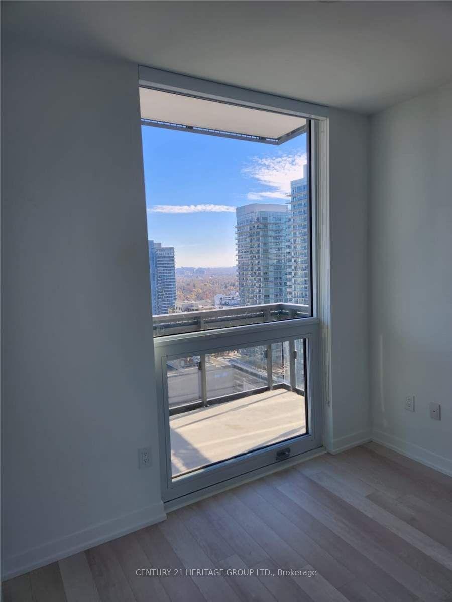 Photo 4 of Unit 2402, 39 Roehampton Avenue, Toronto, Mount Pleasant West — HOMEH