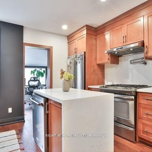 Photo 4 of 43 Kingston Road, Toronto, The Beaches — HOMEH