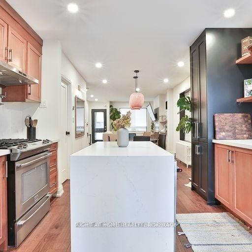 Photo 5 of 43 Kingston Road, Toronto, The Beaches — HOMEH