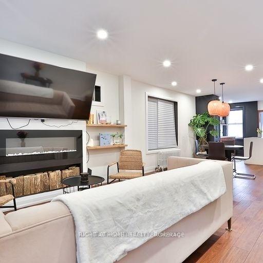 Photo 10 of 43 Kingston Road, Toronto, The Beaches — HOMEH