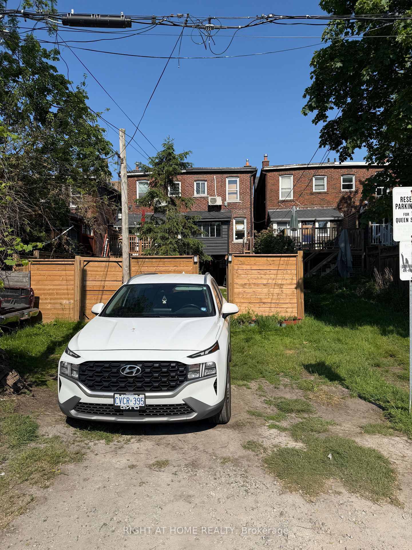 Photo 22 of 43 Kingston Road, Toronto, The Beaches — HOMEH