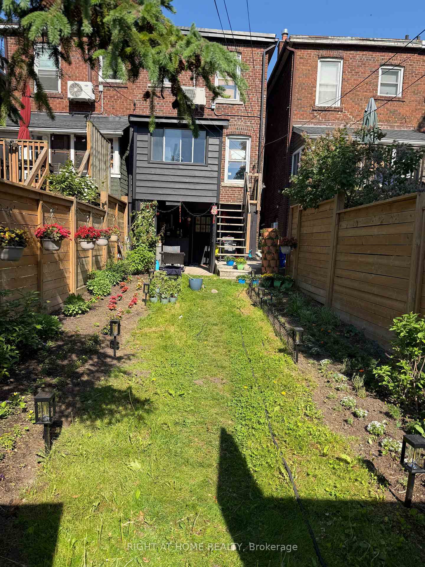 Photo 23 of 43 Kingston Road, Toronto, The Beaches — HOMEH