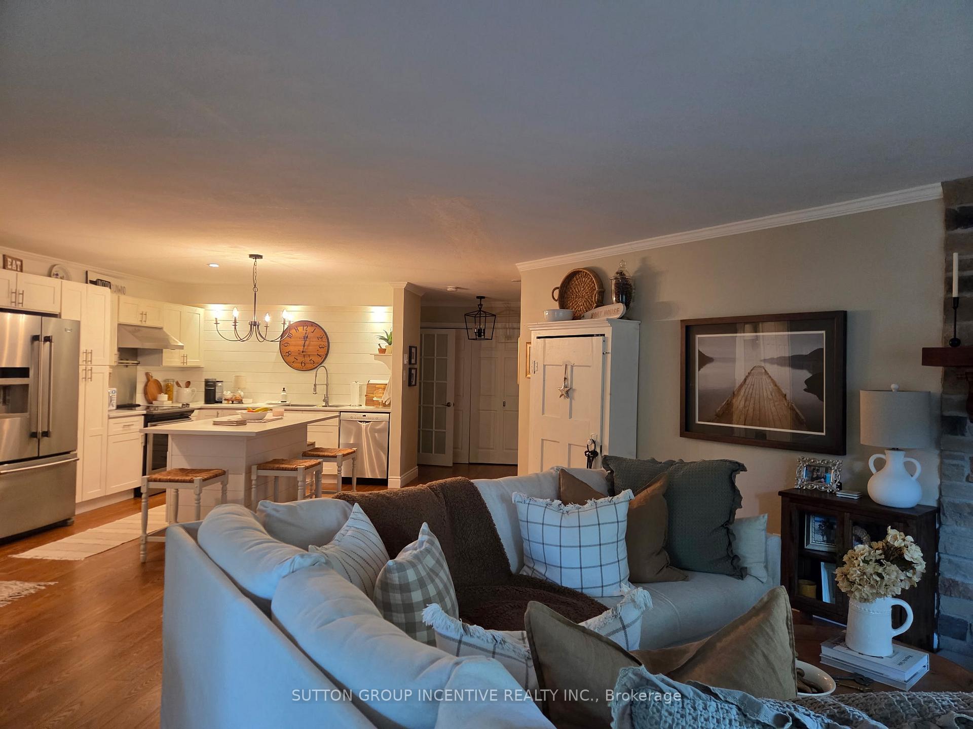 Photo 5 of Unit 204, 166 Owen Street, Barrie, Wellington — HOMEH