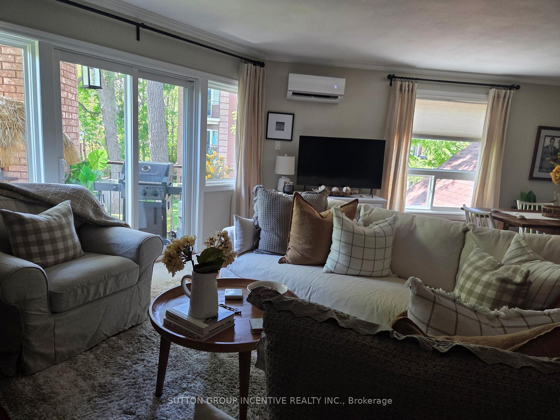 Photo 7 of Unit 204, 166 Owen Street, Barrie, Wellington — HOMEH