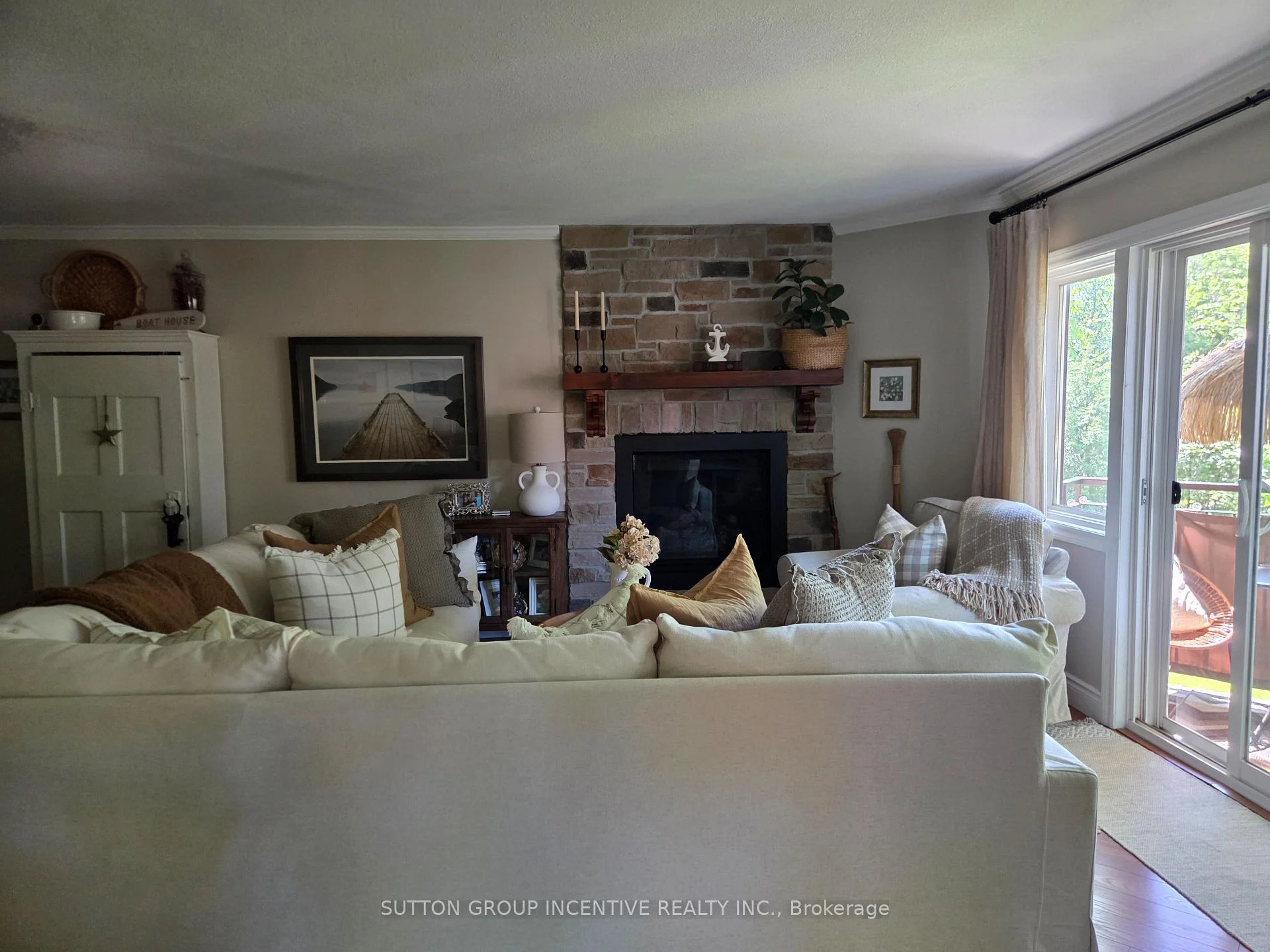 Photo 8 of Unit 204, 166 Owen Street, Barrie, Wellington — HOMEH