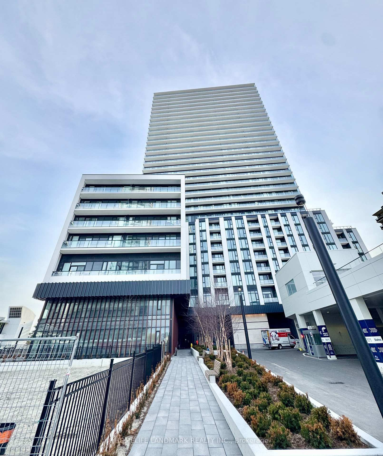Front of Unit 1823, 5858 Yonge Street
