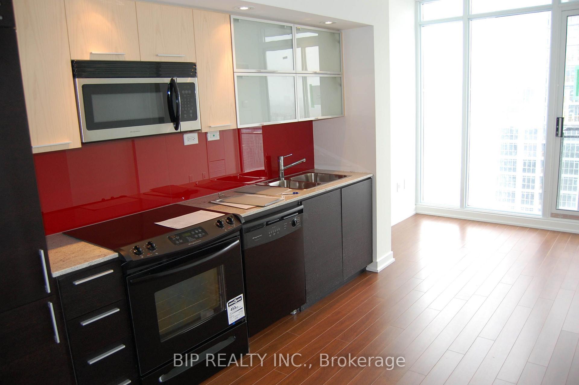Photo 6 of Unit 3308, 25 Capreol Court, Toronto, Waterfront Communities — HOMEH