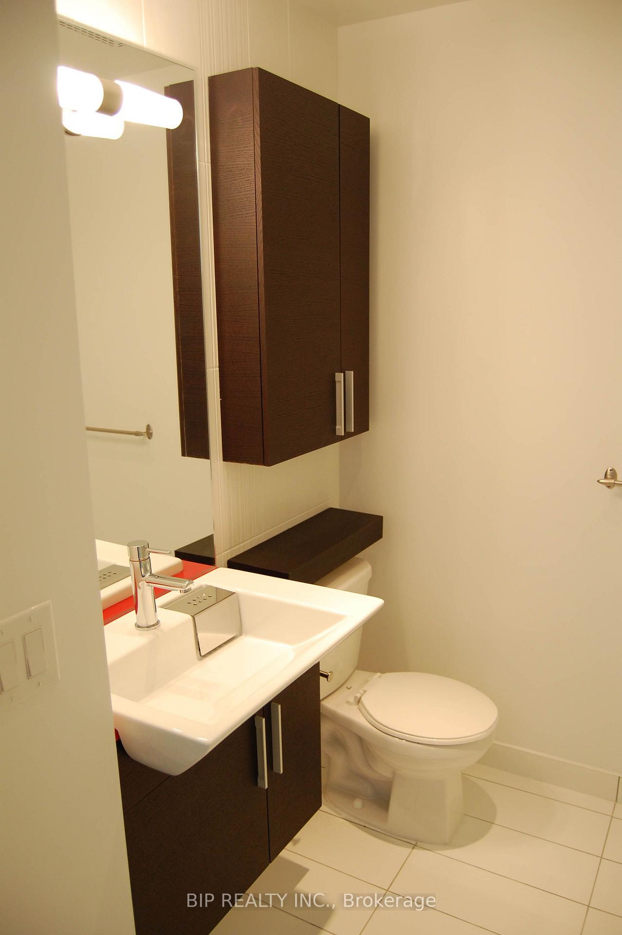 Photo 12 of Unit 3308, 25 Capreol Court, Toronto, Waterfront Communities — HOMEH