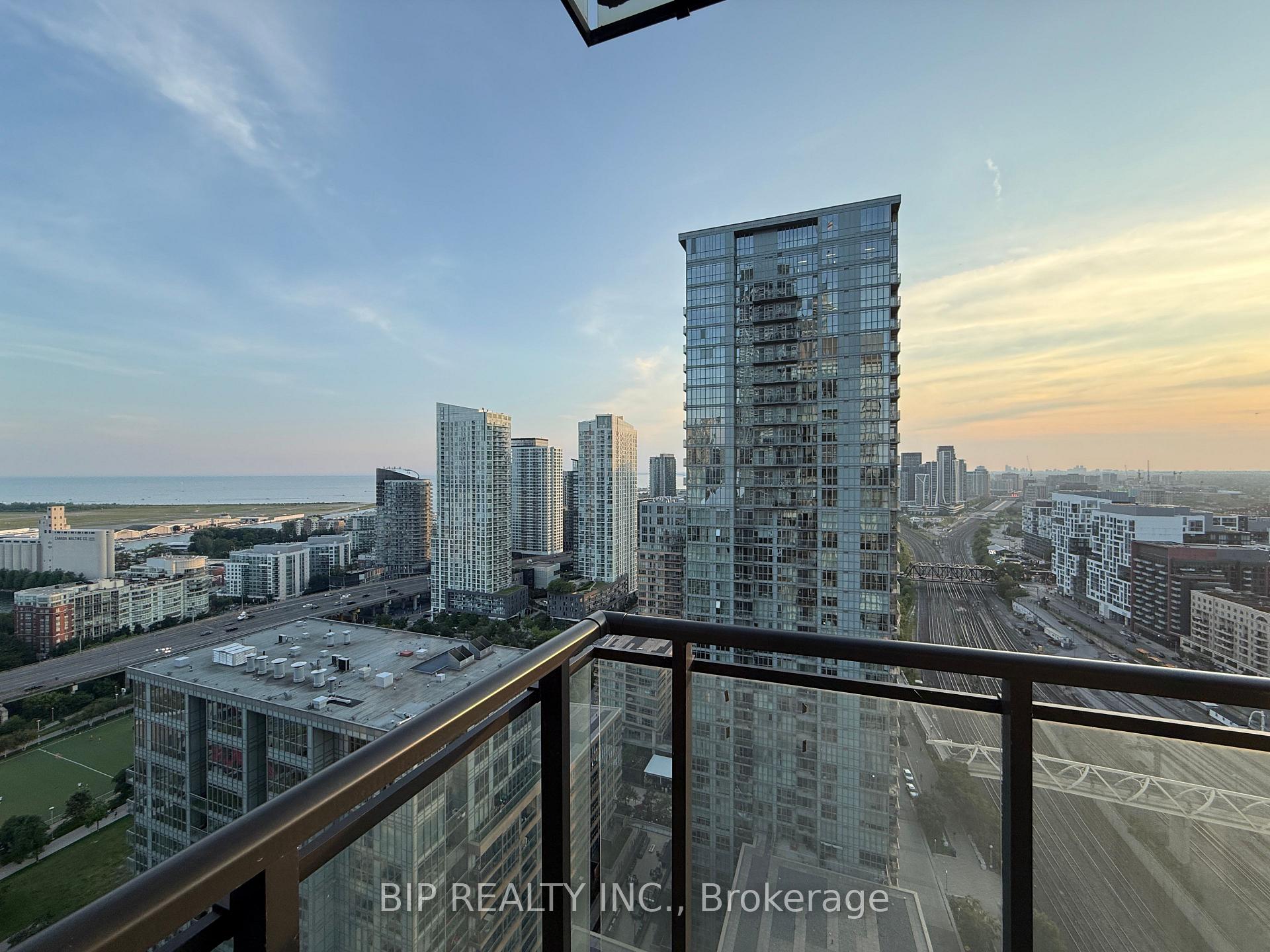 Photo 16 of Unit 3308, 25 Capreol Court, Toronto, Waterfront Communities — HOMEH