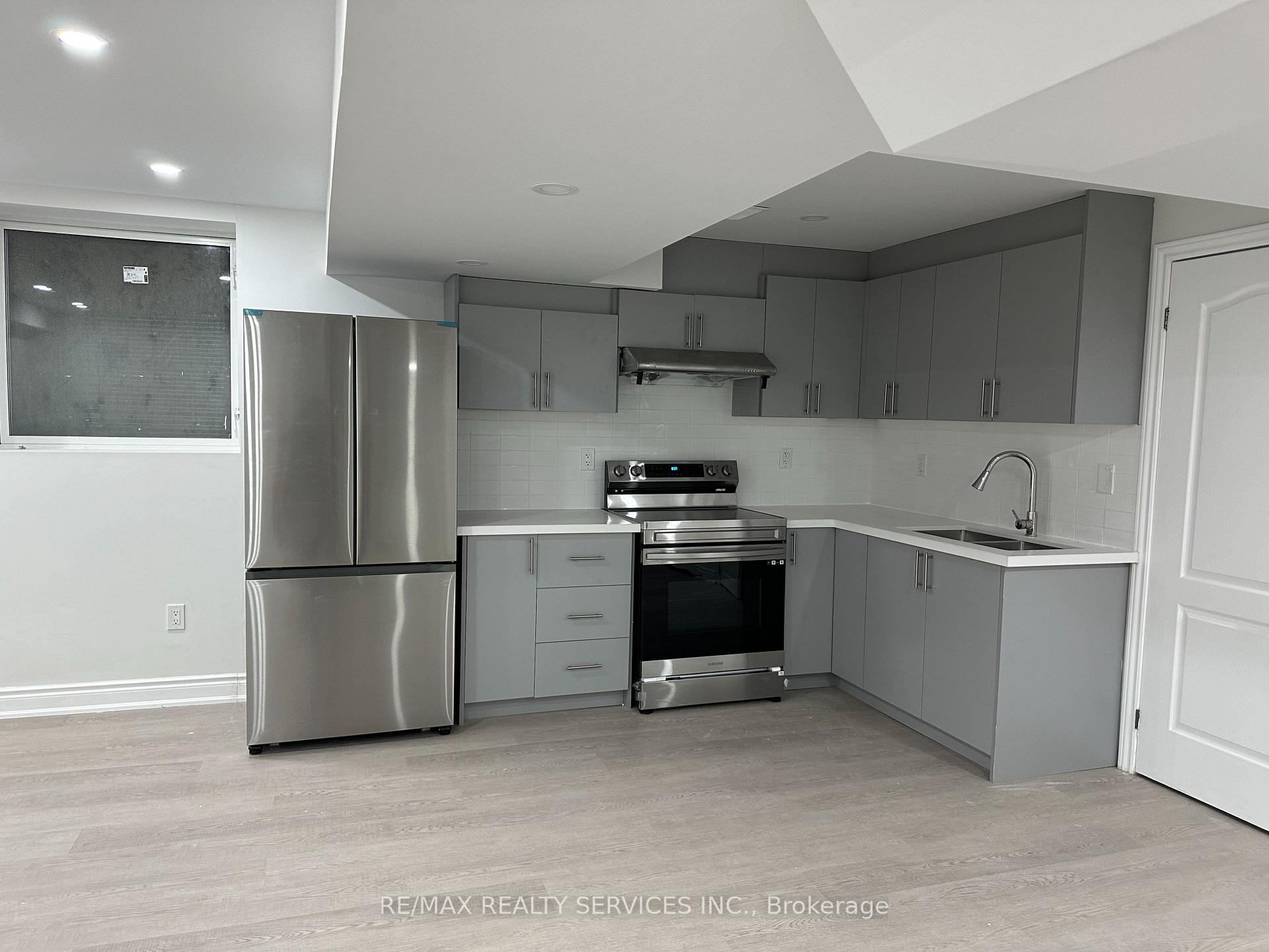 Photo 2 of Unit Basement, 27 Roulette Crescent, Brampton, Northwest Brampton — HOMEH
