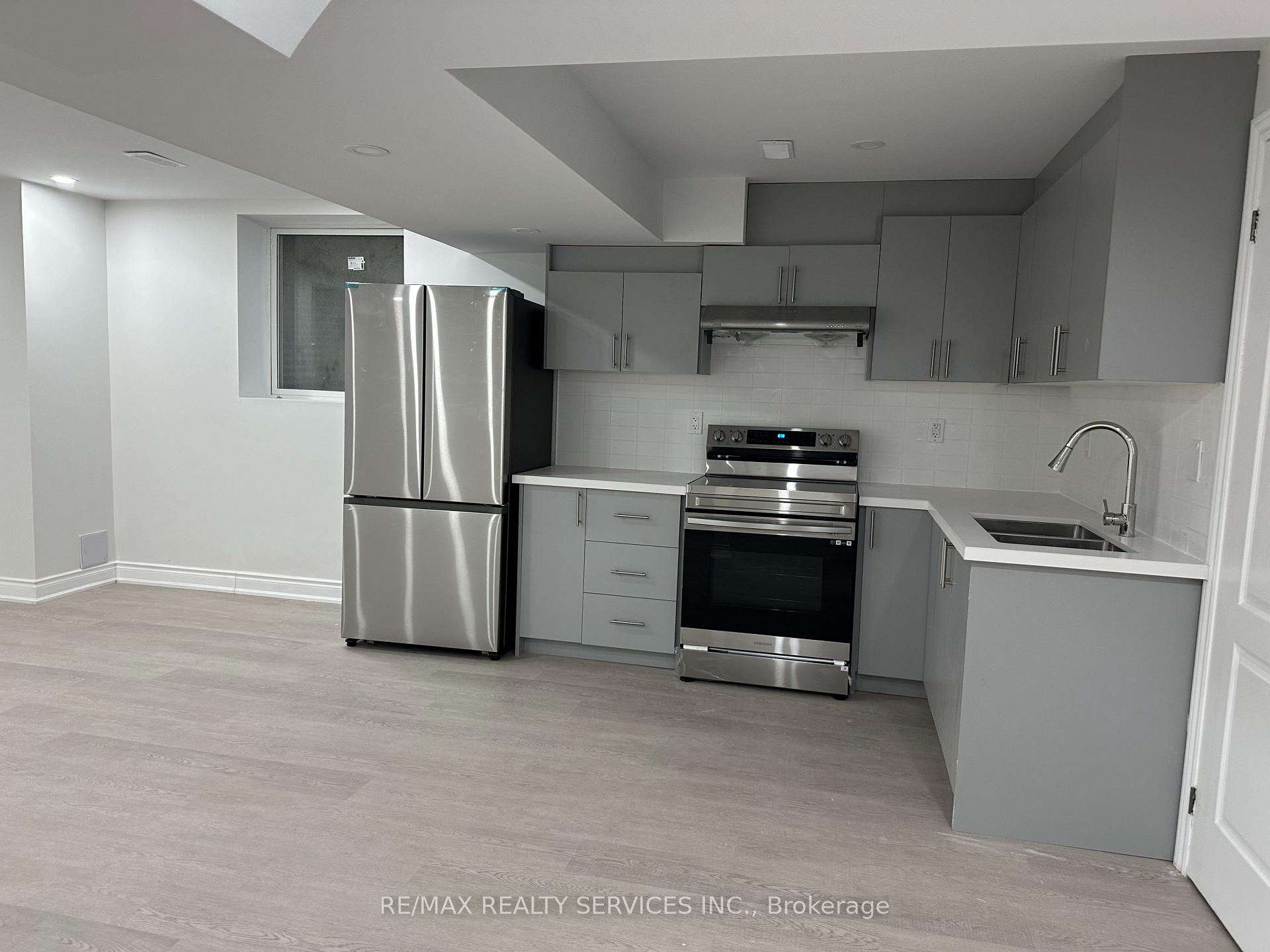 Photo 4 of Unit Basement, 27 Roulette Crescent, Brampton, Northwest Brampton — HOMEH