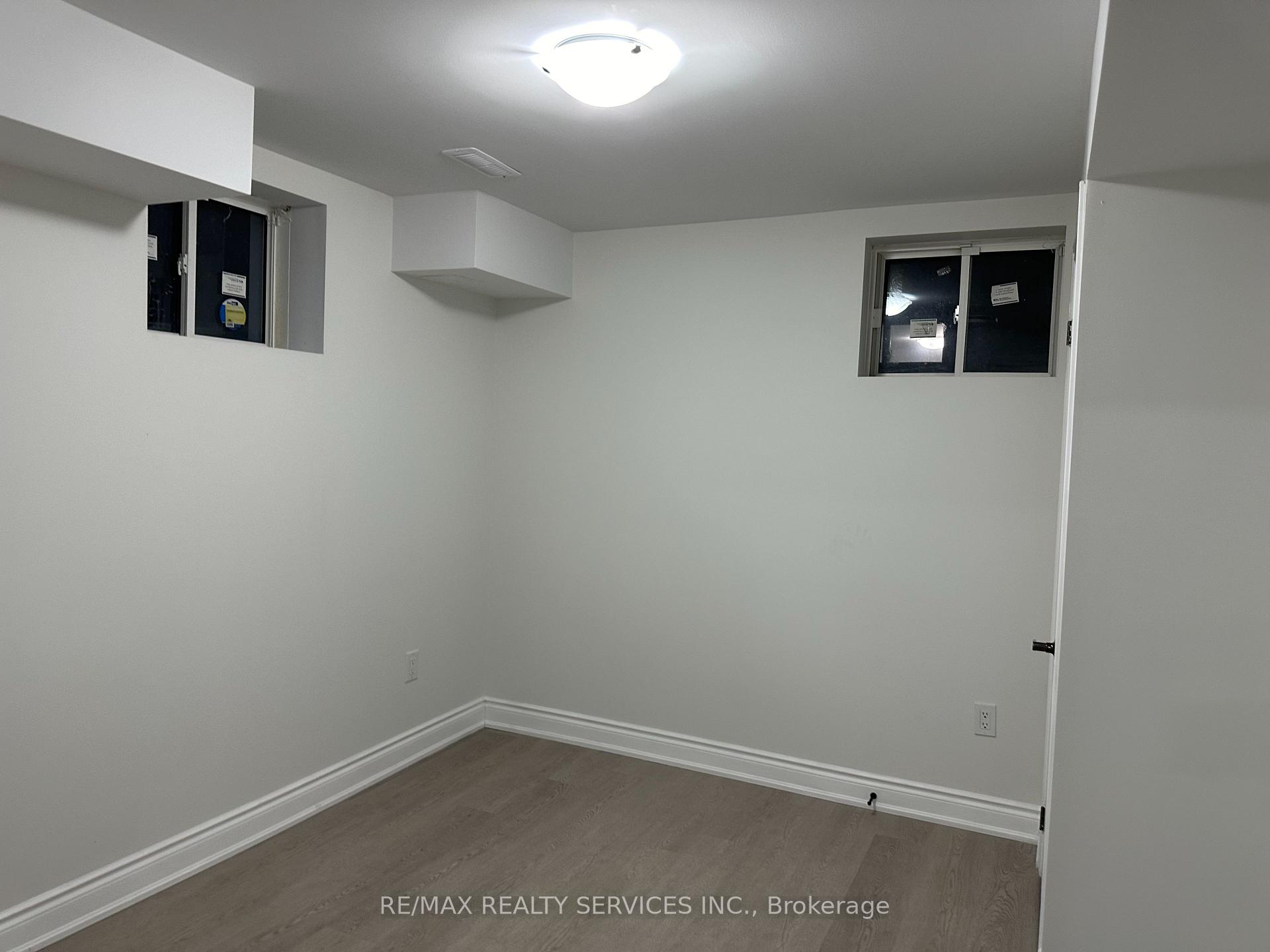 Photo 5 of Unit Basement, 27 Roulette Crescent, Brampton, Northwest Brampton — HOMEH