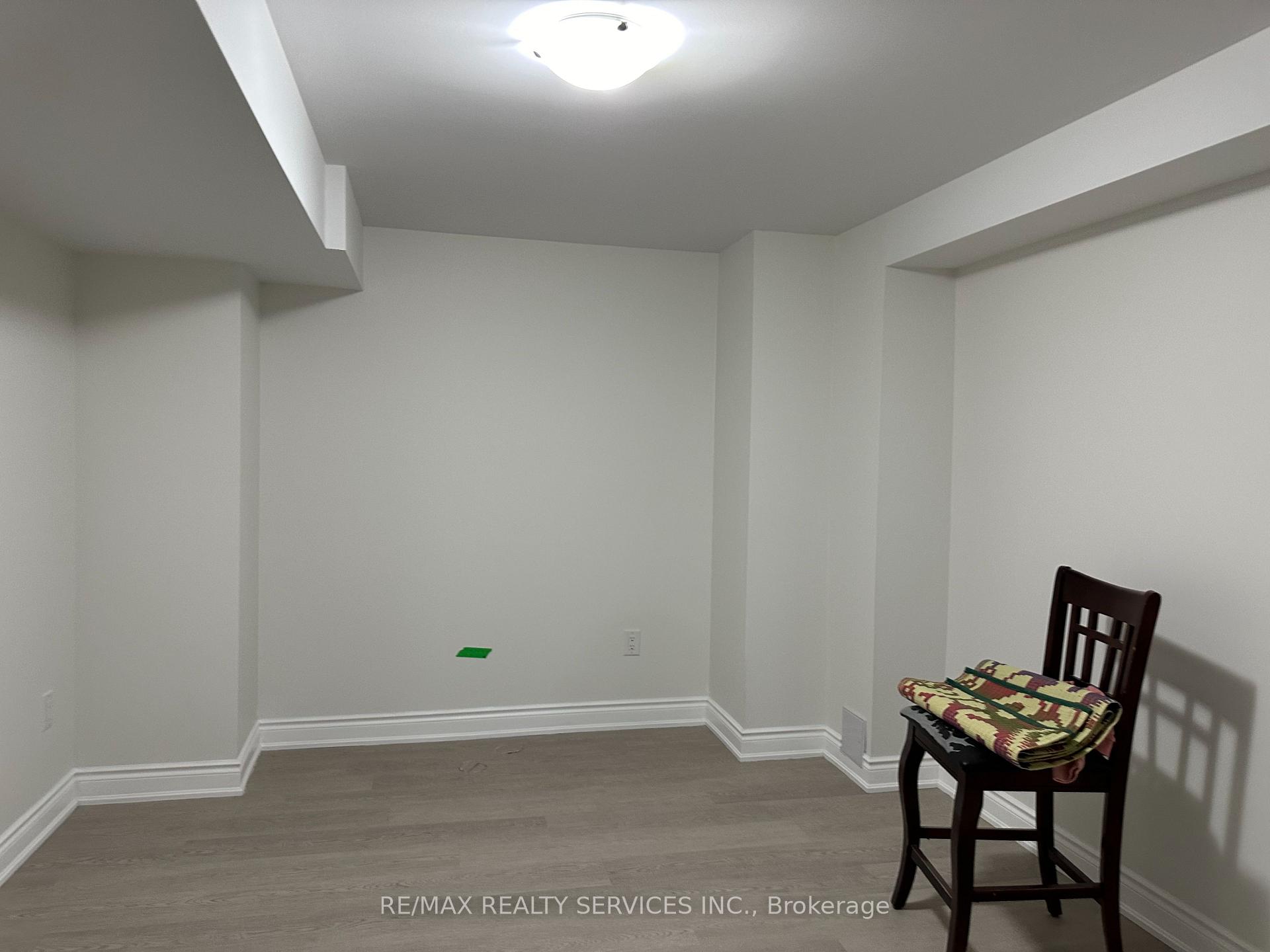 Photo 6 of Unit Basement, 27 Roulette Crescent, Brampton, Northwest Brampton — HOMEH