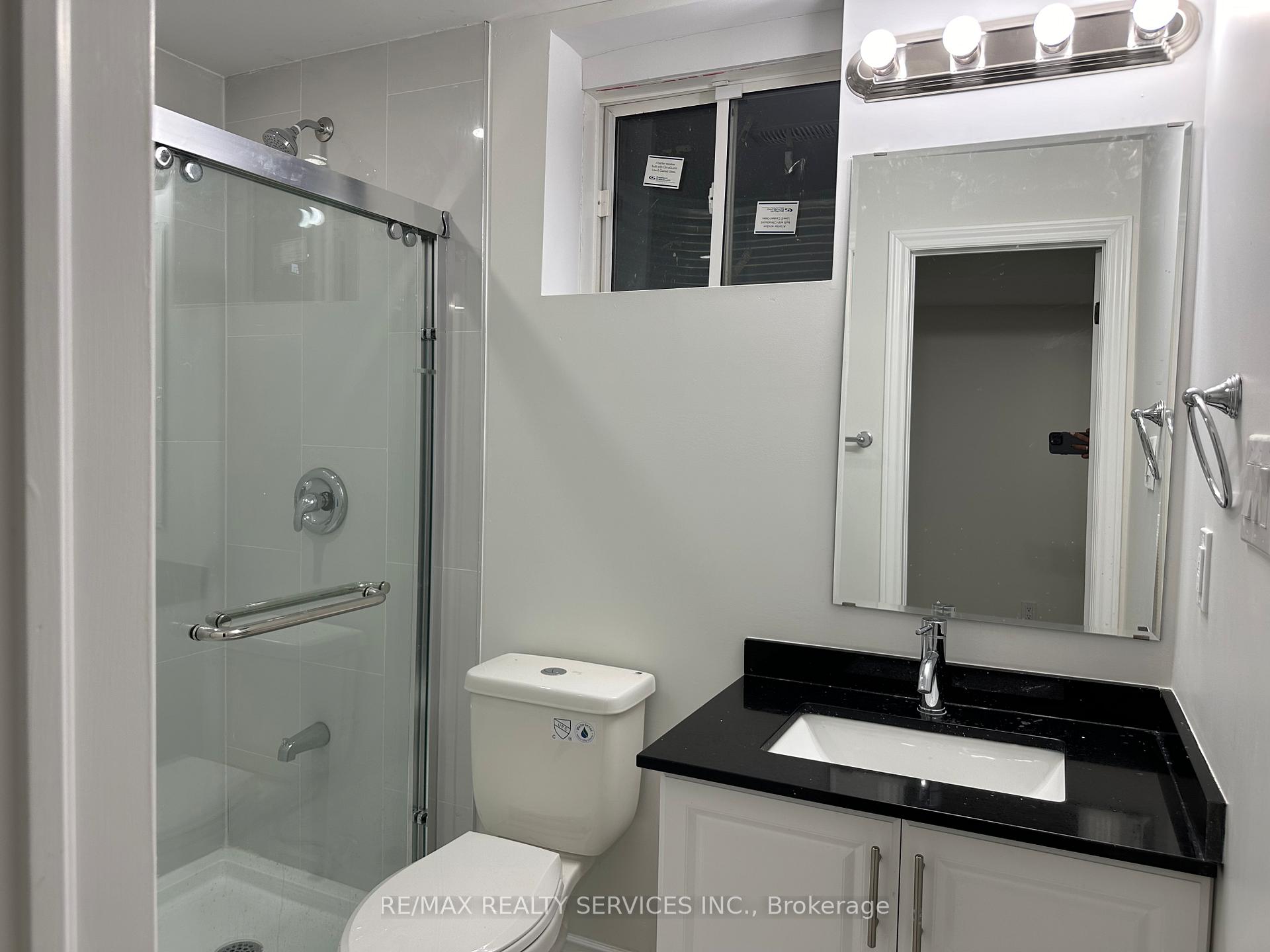 Photo 10 of Unit Basement, 27 Roulette Crescent, Brampton, Northwest Brampton — HOMEH