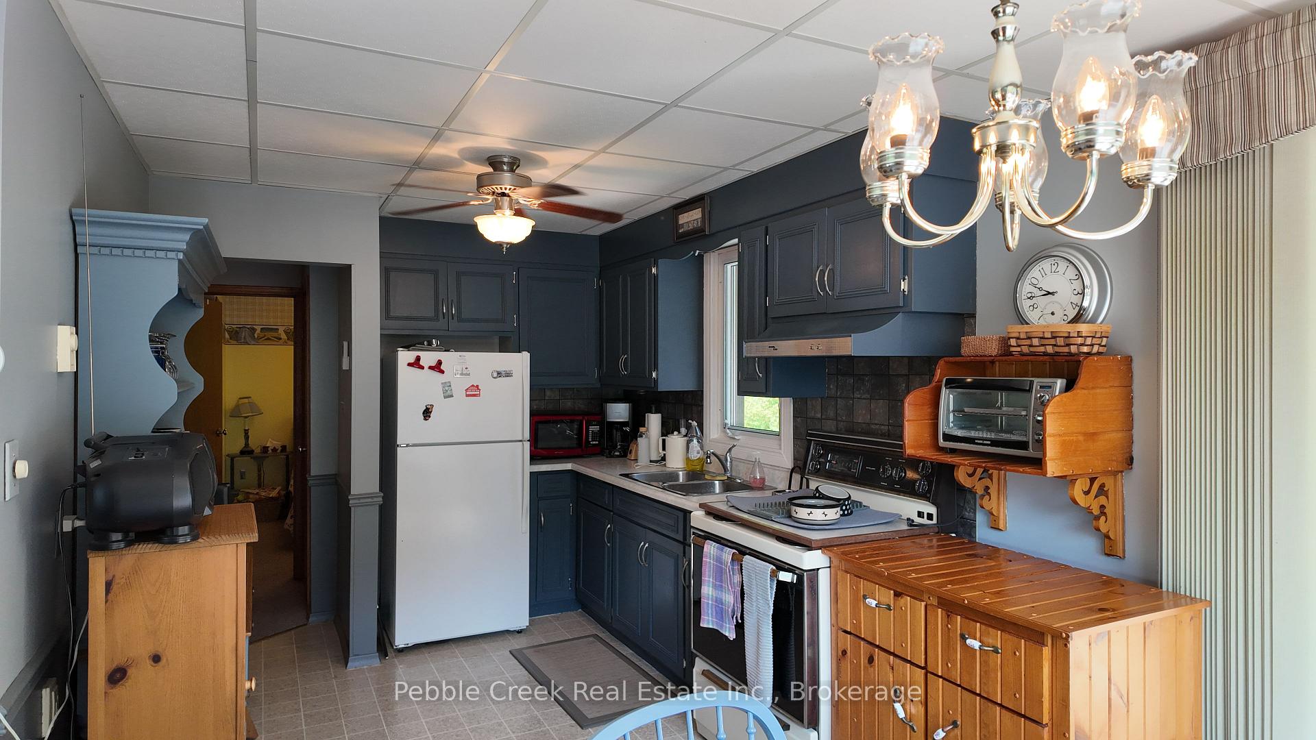 Photo 10 of 412 Ash Street, Huron-Kinloss — HOMEH