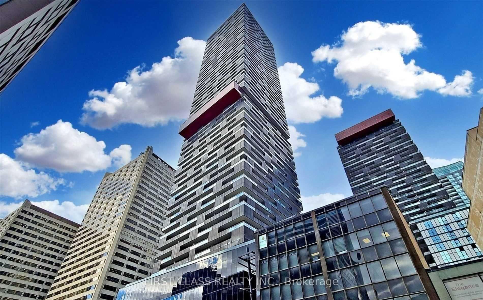 Front of Unit 2909, 8 Eglinton Avenue E