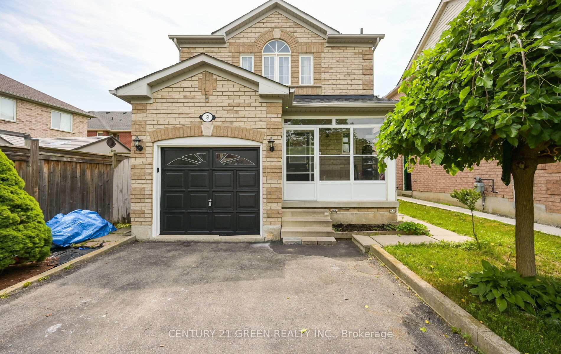 Photo 1 of 9 Weatherell Drive, Brampton, Fletcher's Meadow — HOMEH