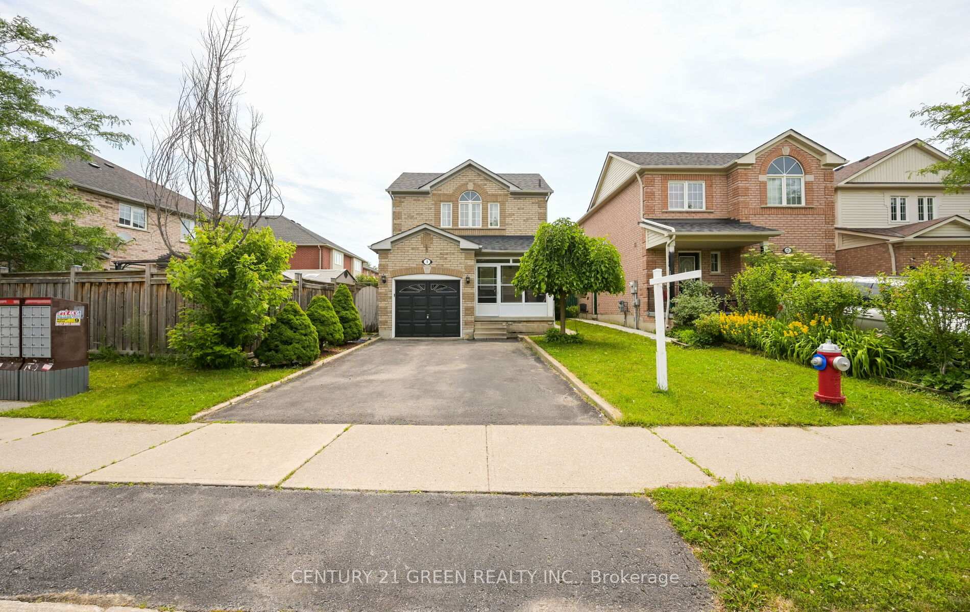 Photo 4 of 9 Weatherell Drive, Brampton, Fletcher's Meadow — HOMEH