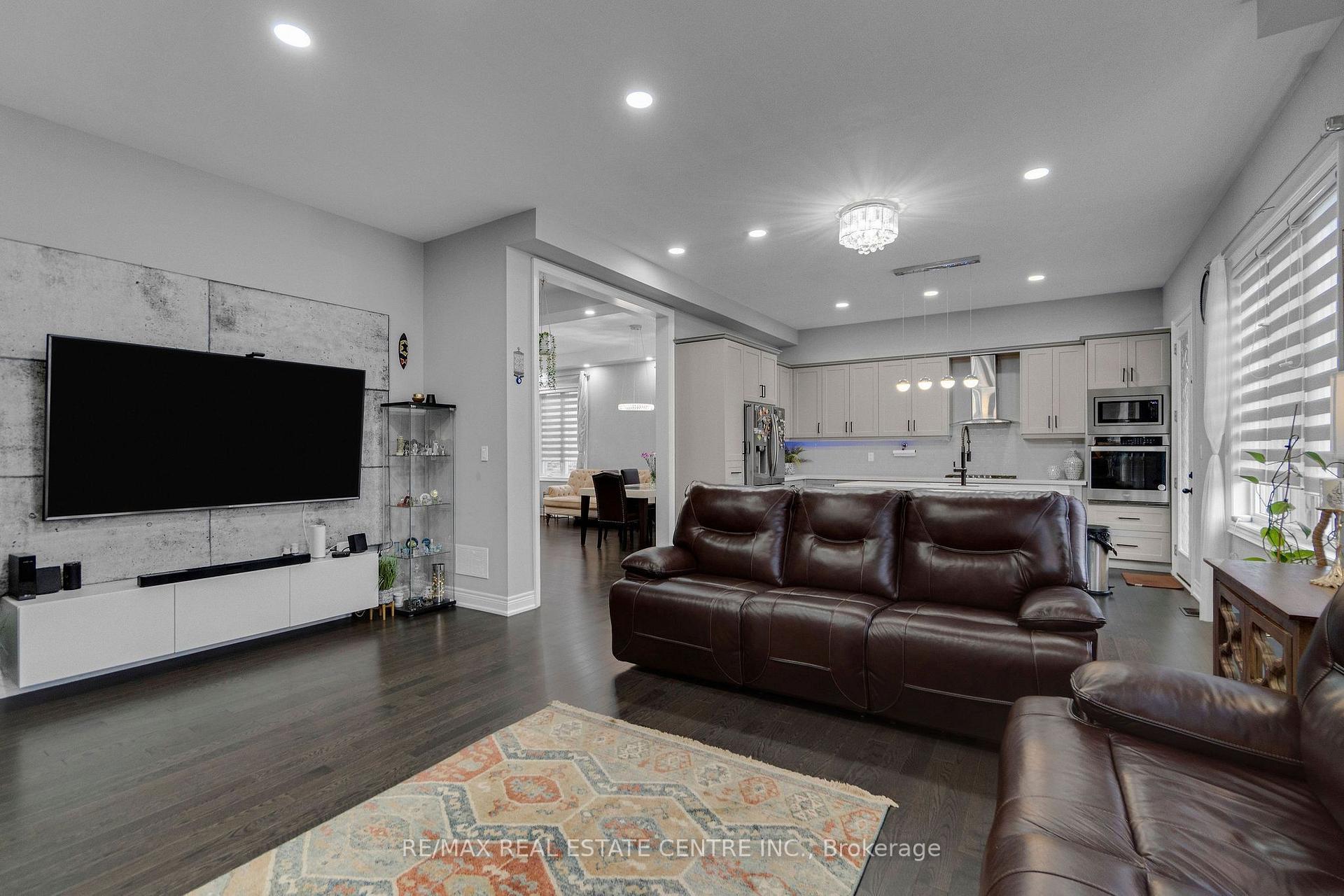 Photo 12 of 1319 Britton Crescent, Milton, Ford — HOMEH