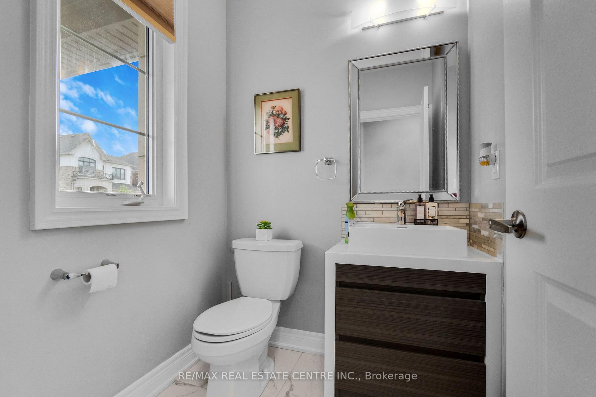 Photo 19 of 1319 Britton Crescent, Milton, Ford — HOMEH