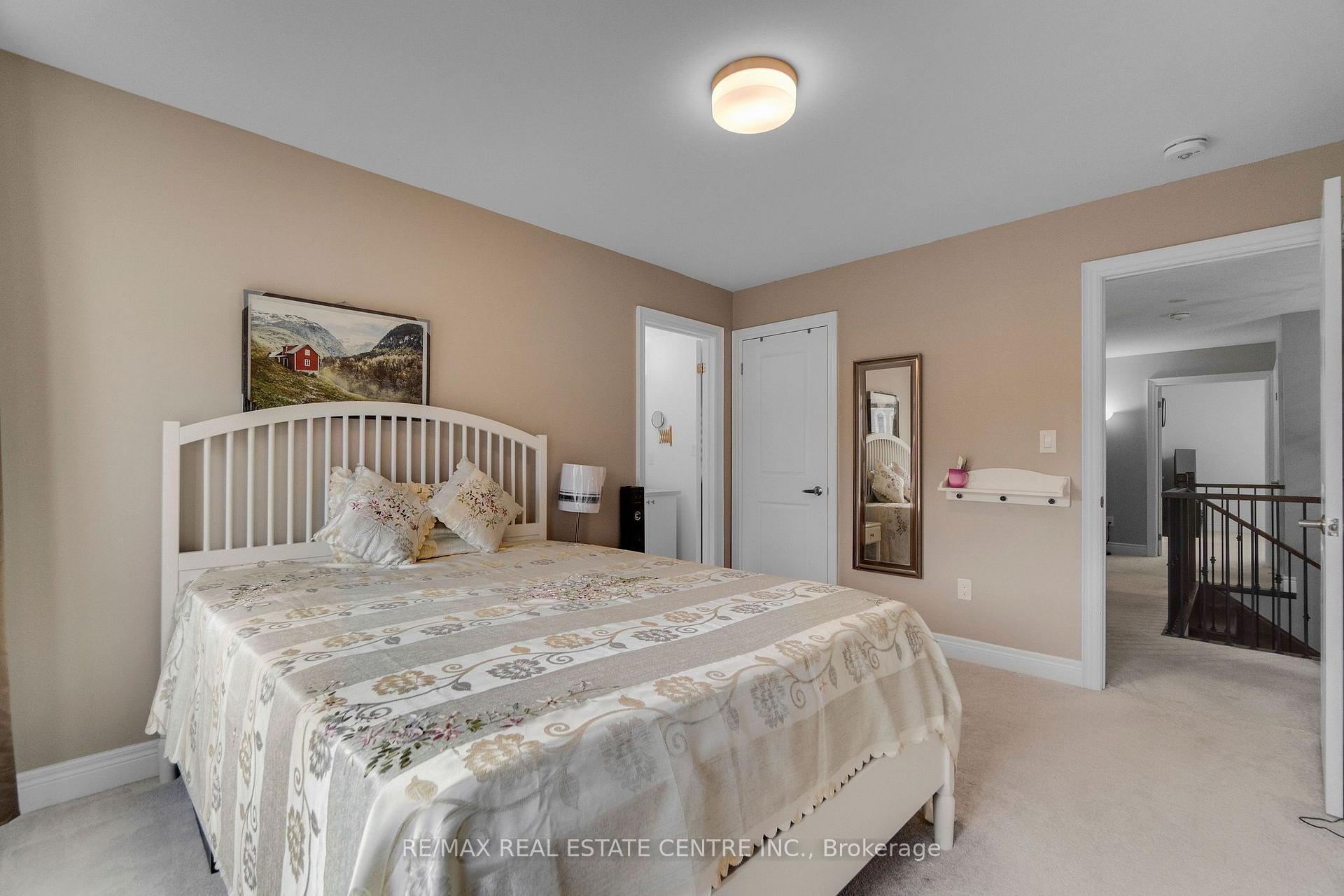 Photo 31 of 1319 Britton Crescent, Milton, Ford — HOMEH