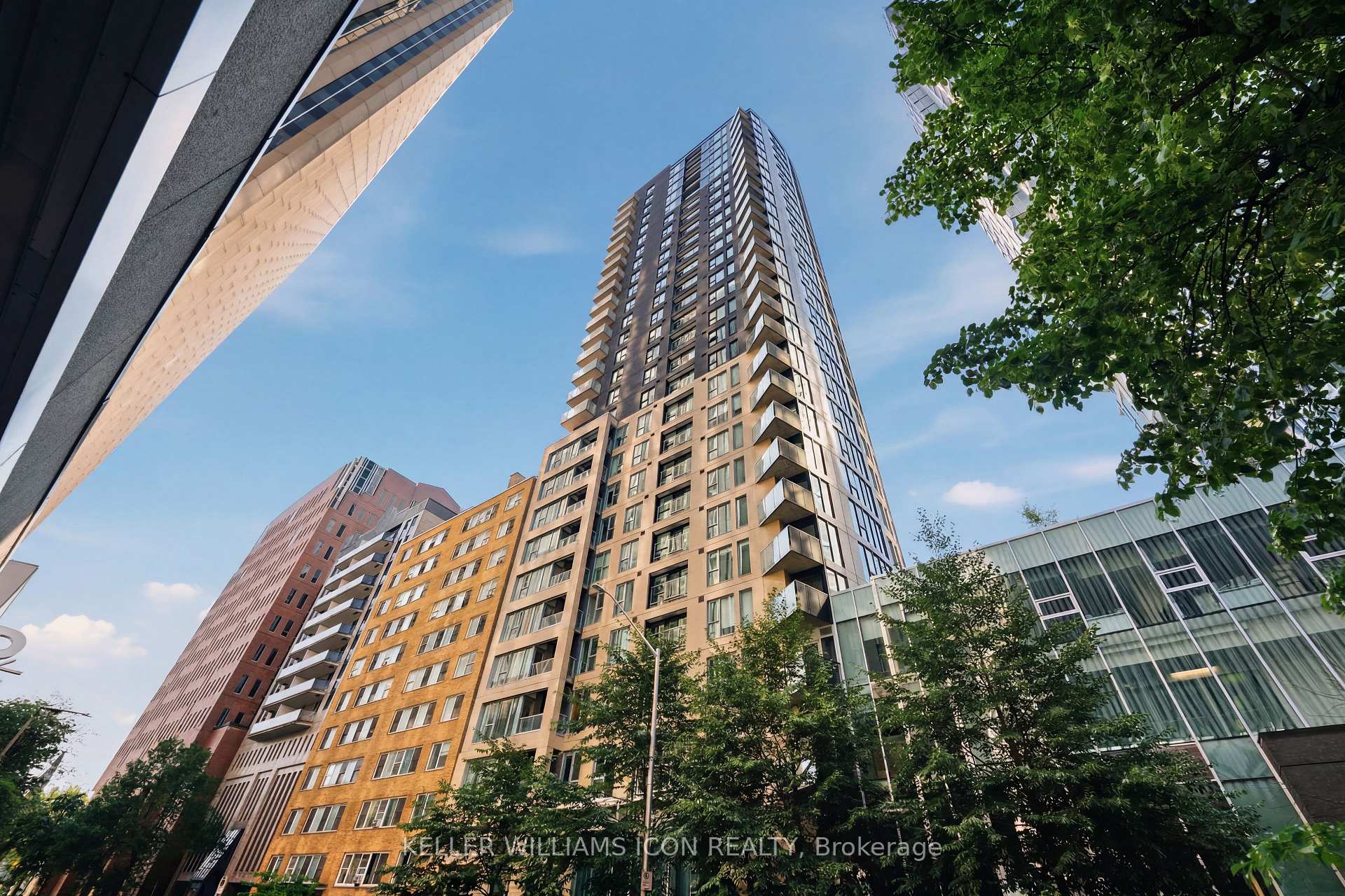 Front of Unit 1907, 40 Nepean Street