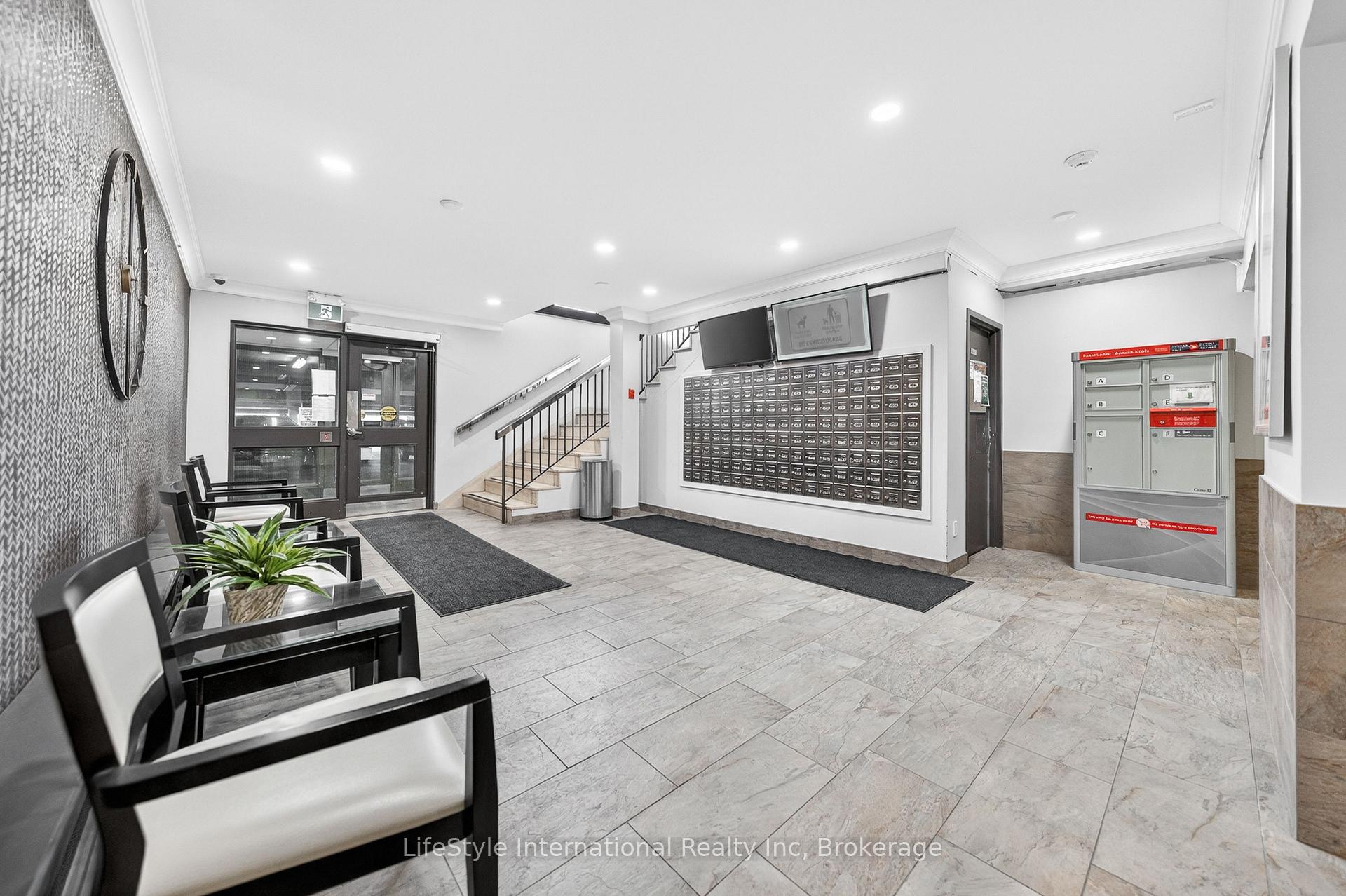 Photo 5 of Unit 512, 19 Woodlawn Road E, Guelph, Riverside Park — HOMEH