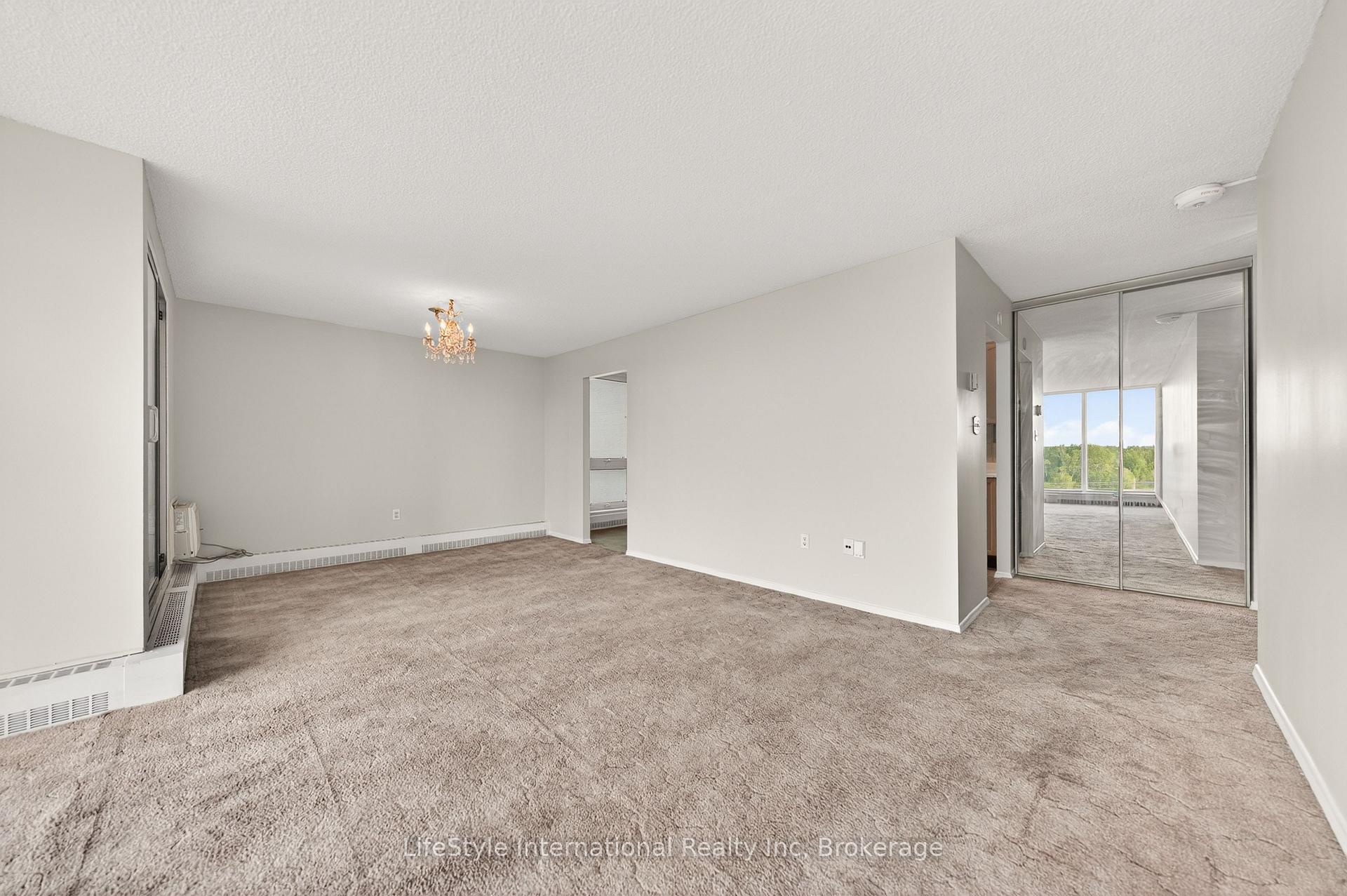 Photo 14 of Unit 512, 19 Woodlawn Road E, Guelph, Riverside Park — HOMEH