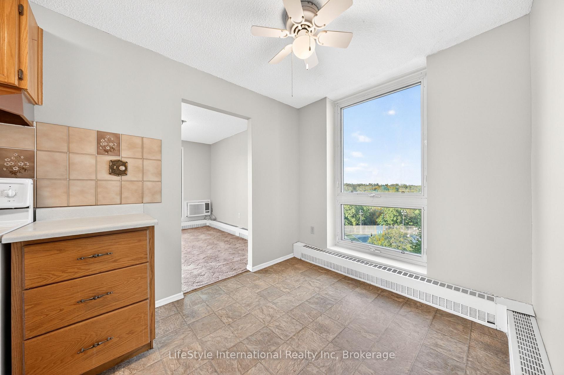 Photo 17 of Unit 512, 19 Woodlawn Road E, Guelph, Riverside Park — HOMEH