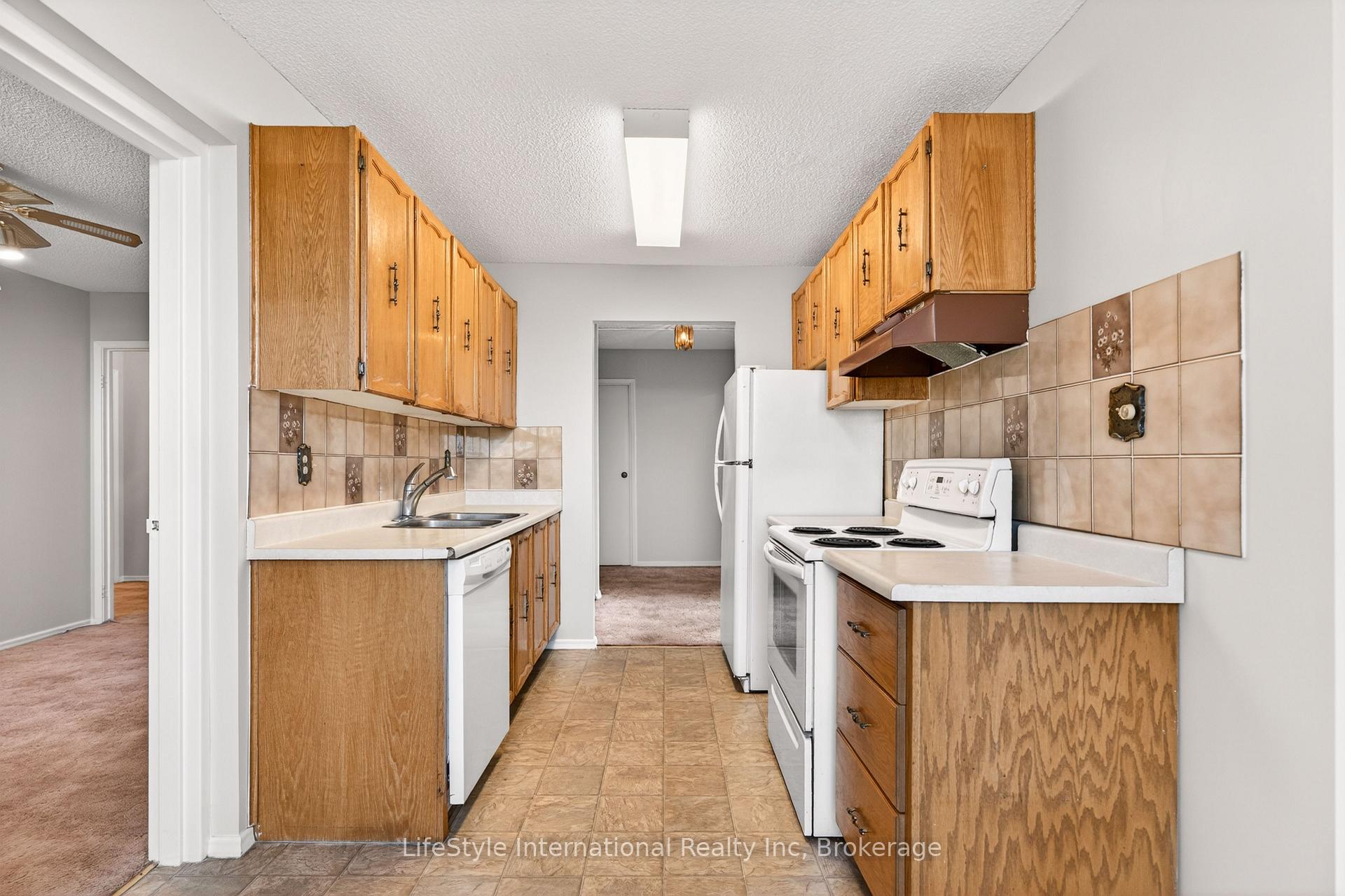Photo 18 of Unit 512, 19 Woodlawn Road E, Guelph, Riverside Park — HOMEH