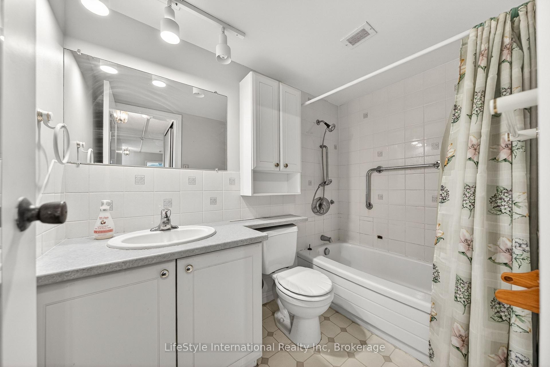 Photo 26 of Unit 512, 19 Woodlawn Road E, Guelph, Riverside Park — HOMEH
