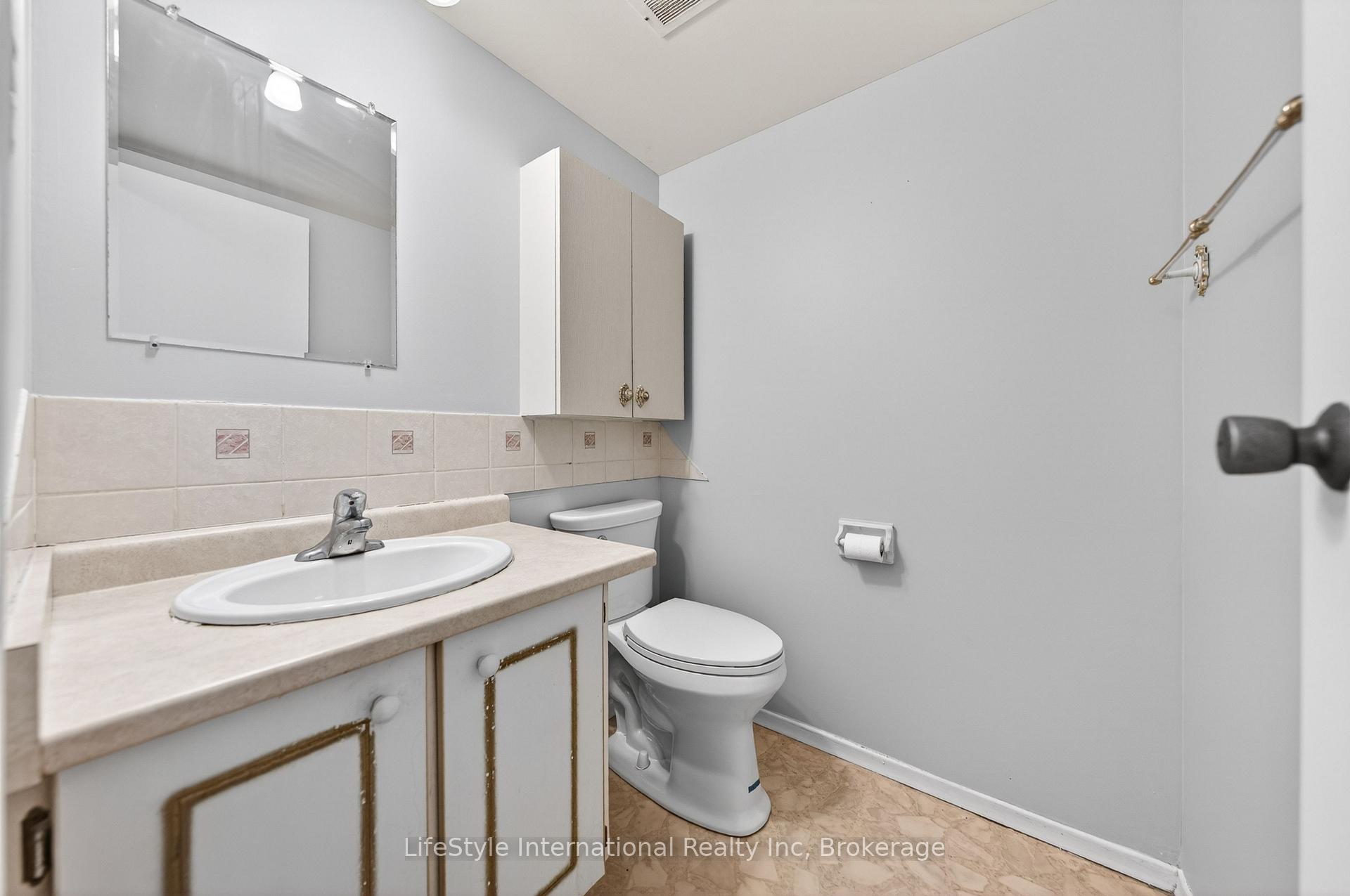 Photo 33 of Unit 512, 19 Woodlawn Road E, Guelph, Riverside Park — HOMEH