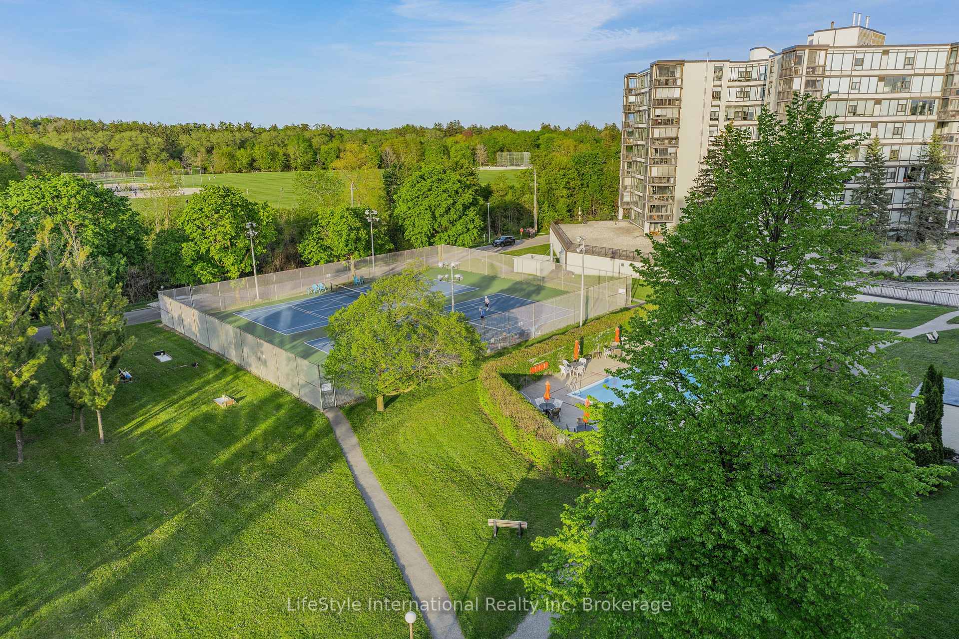 Photo 37 of Unit 512, 19 Woodlawn Road E, Guelph, Riverside Park — HOMEH