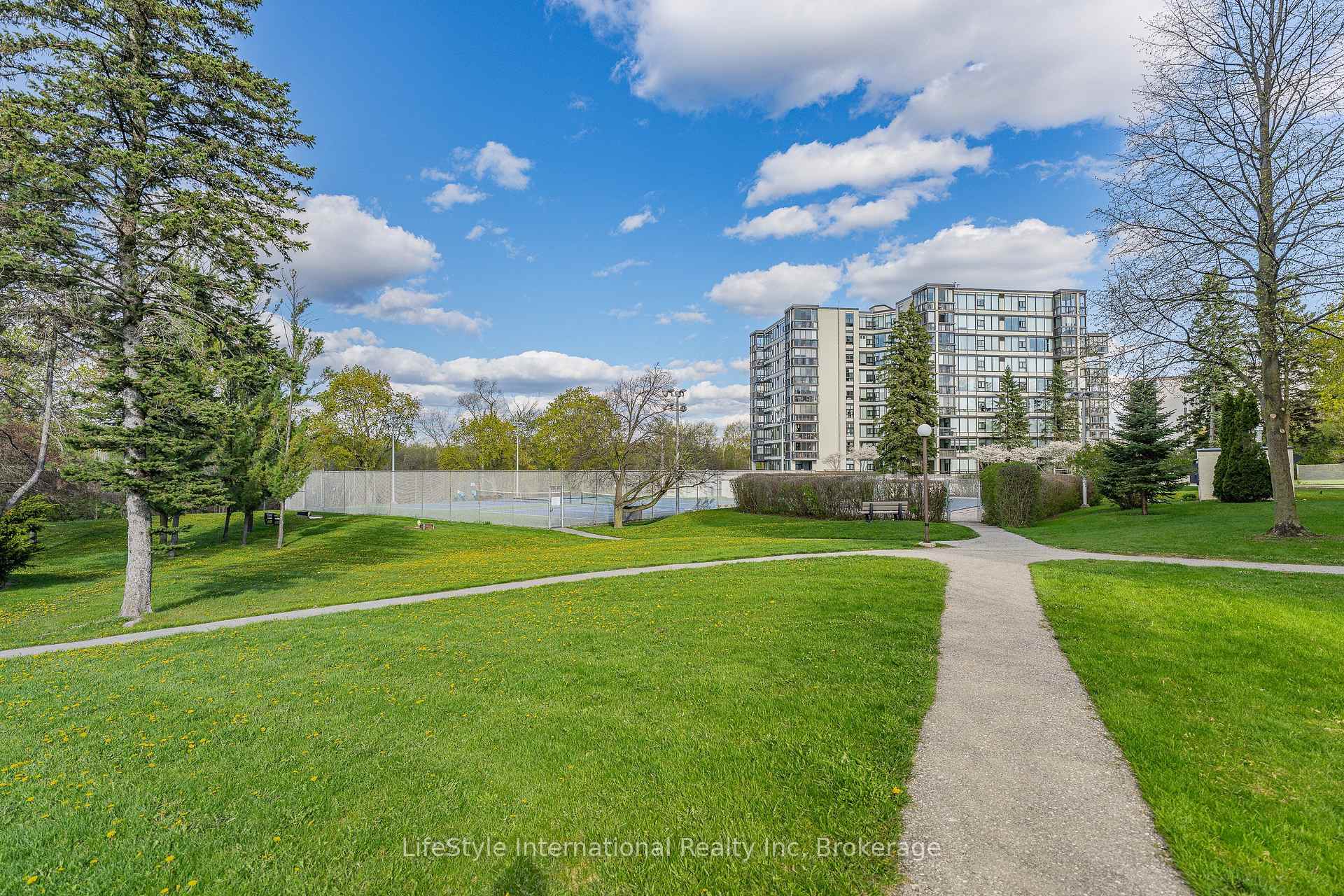 Photo 48 of Unit 512, 19 Woodlawn Road E, Guelph, Riverside Park — HOMEH