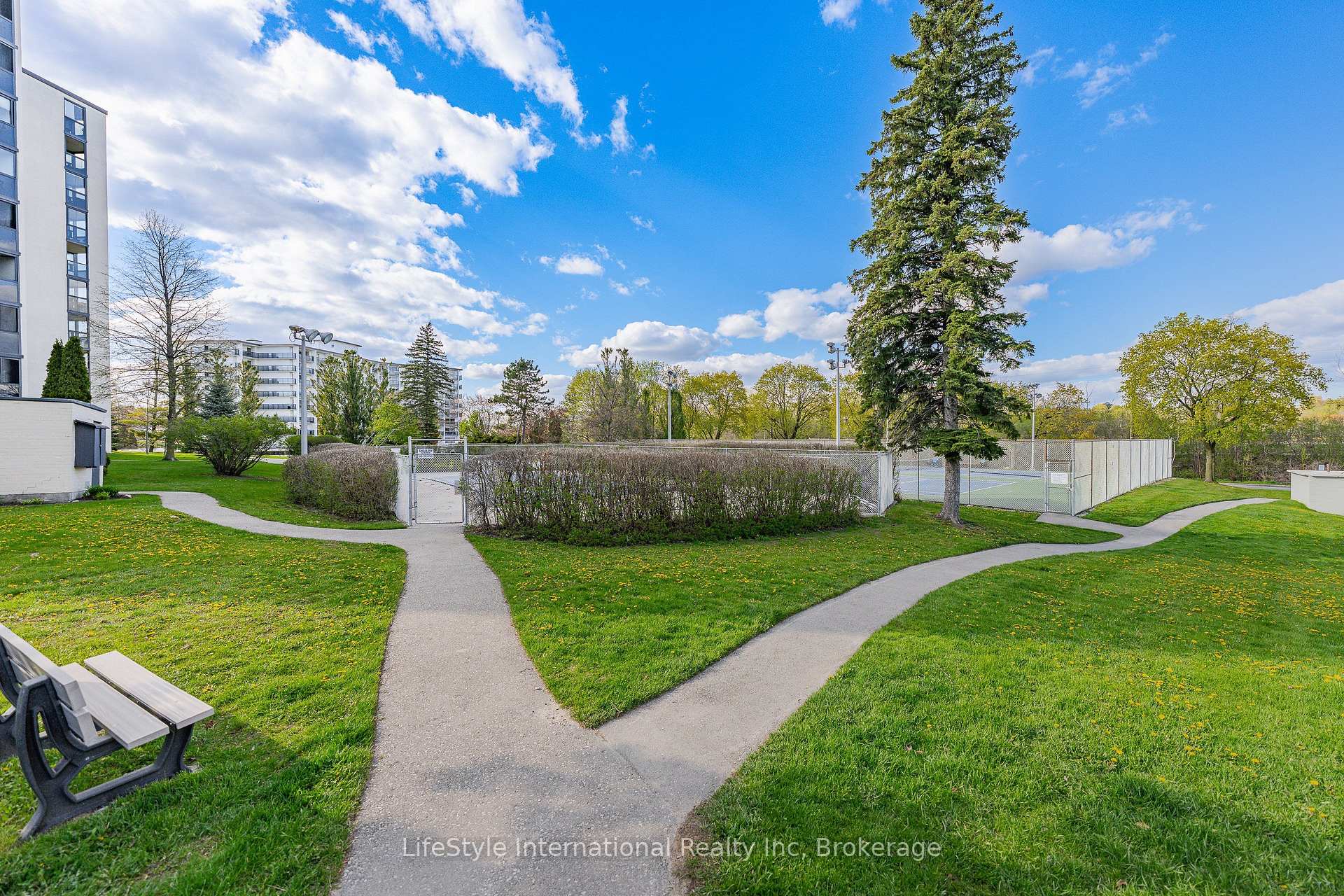 Photo 49 of Unit 512, 19 Woodlawn Road E, Guelph, Riverside Park — HOMEH