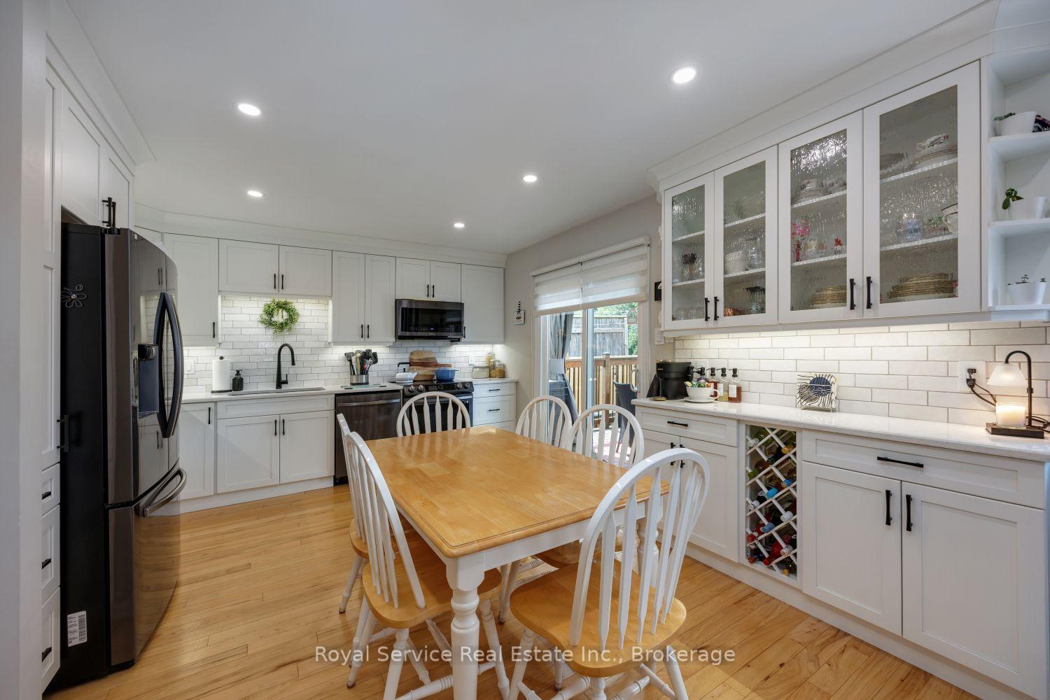 Photo 1 of 900 Stewart Drive, Peterborough, Ashburnham Ward 4 — HOMEH