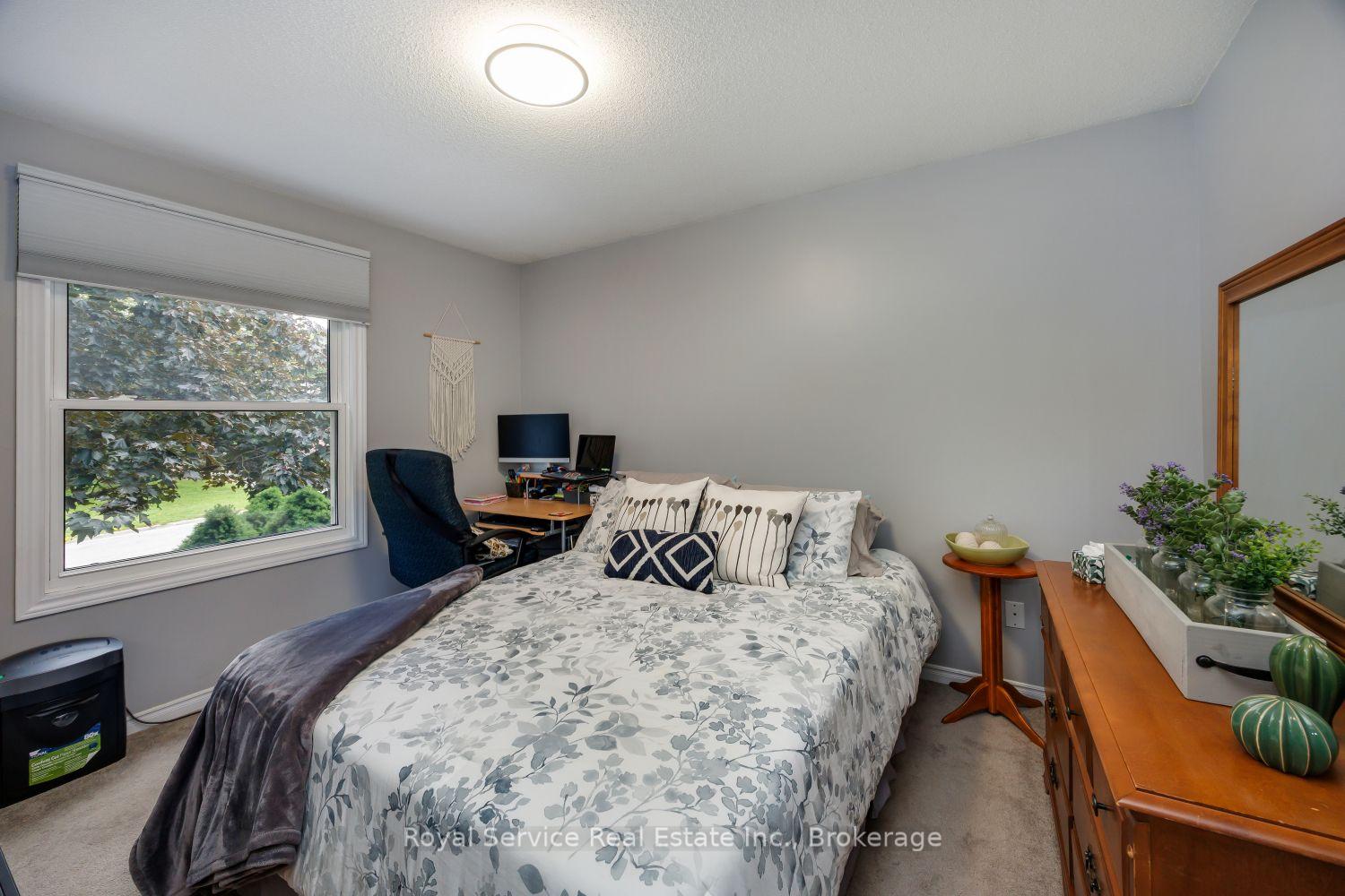 Photo 7 of 900 Stewart Drive, Peterborough, Ashburnham Ward 4 — HOMEH