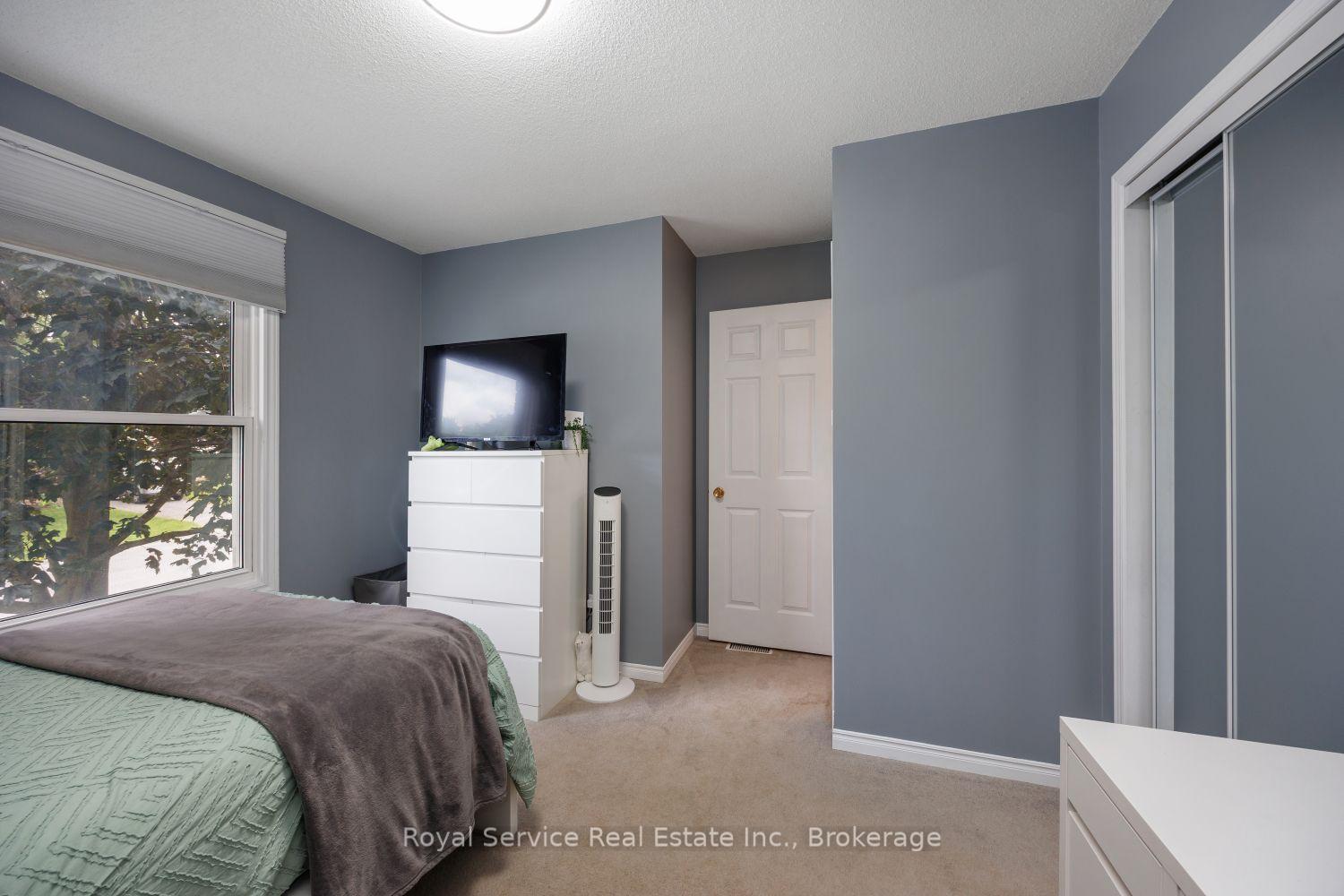 Photo 24 of 900 Stewart Drive, Peterborough, Ashburnham Ward 4 — HOMEH