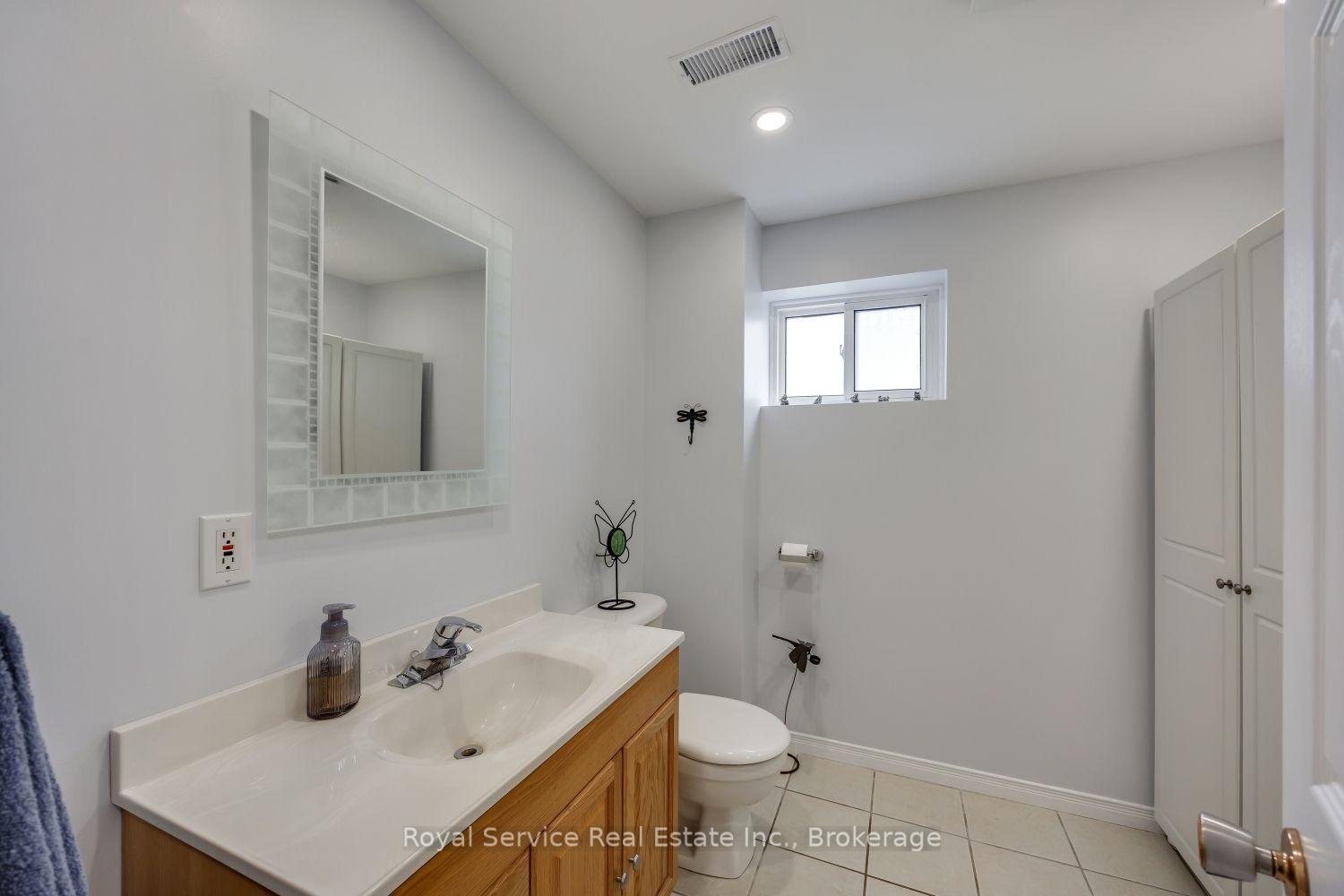 Photo 12 of 900 Stewart Drive, Peterborough, Ashburnham Ward 4 — HOMEH